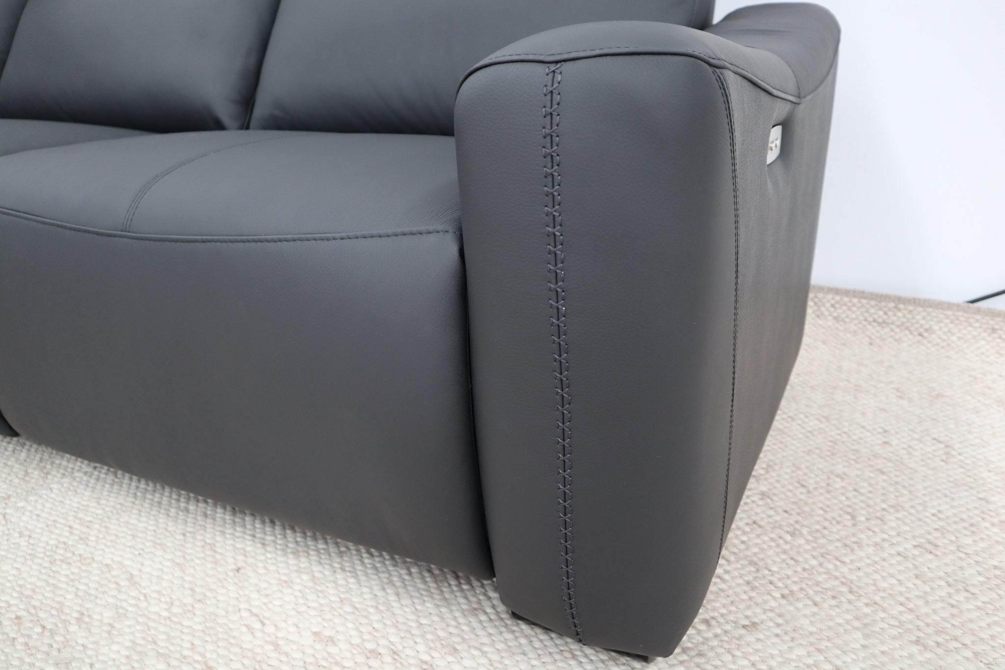ASPEN BLACK CORNER LOUNGE