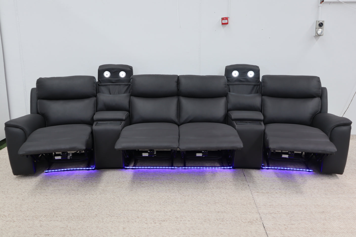 MADDEN BLACK THEATRE LOUNGE