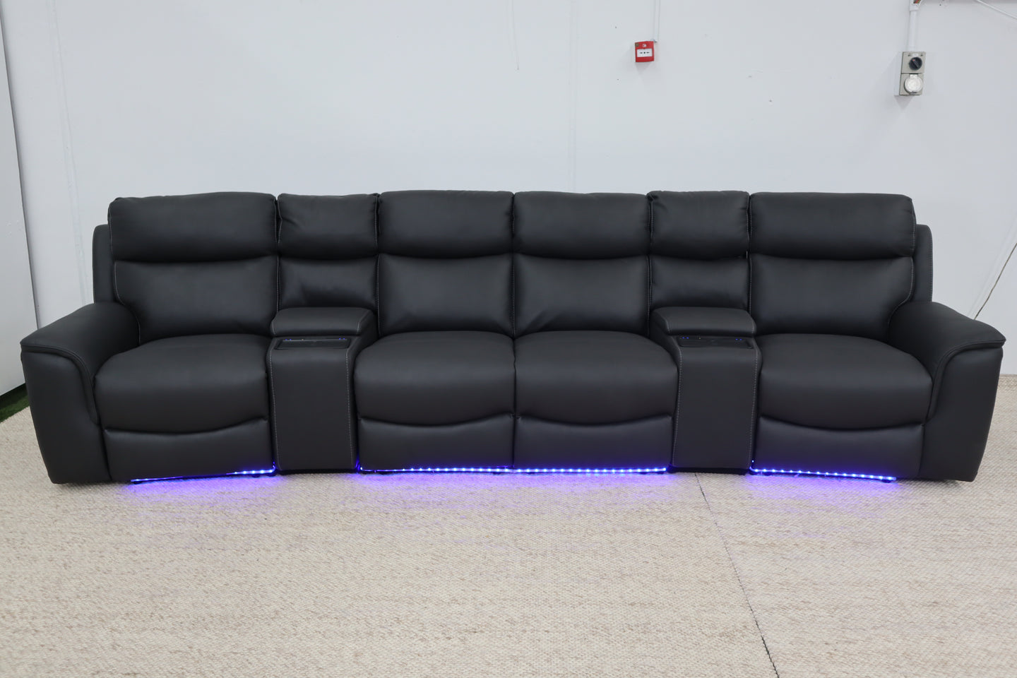 MADDEN BLACK THEATRE LOUNGE