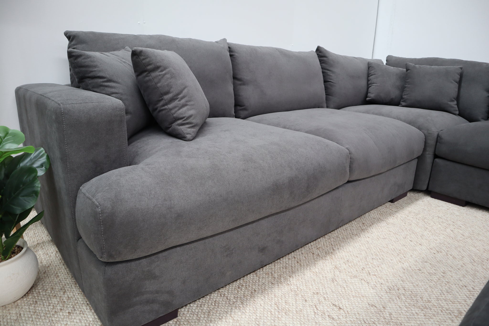 SCARLETT N6 DARK GREY CORNER LOUNGE SUITE