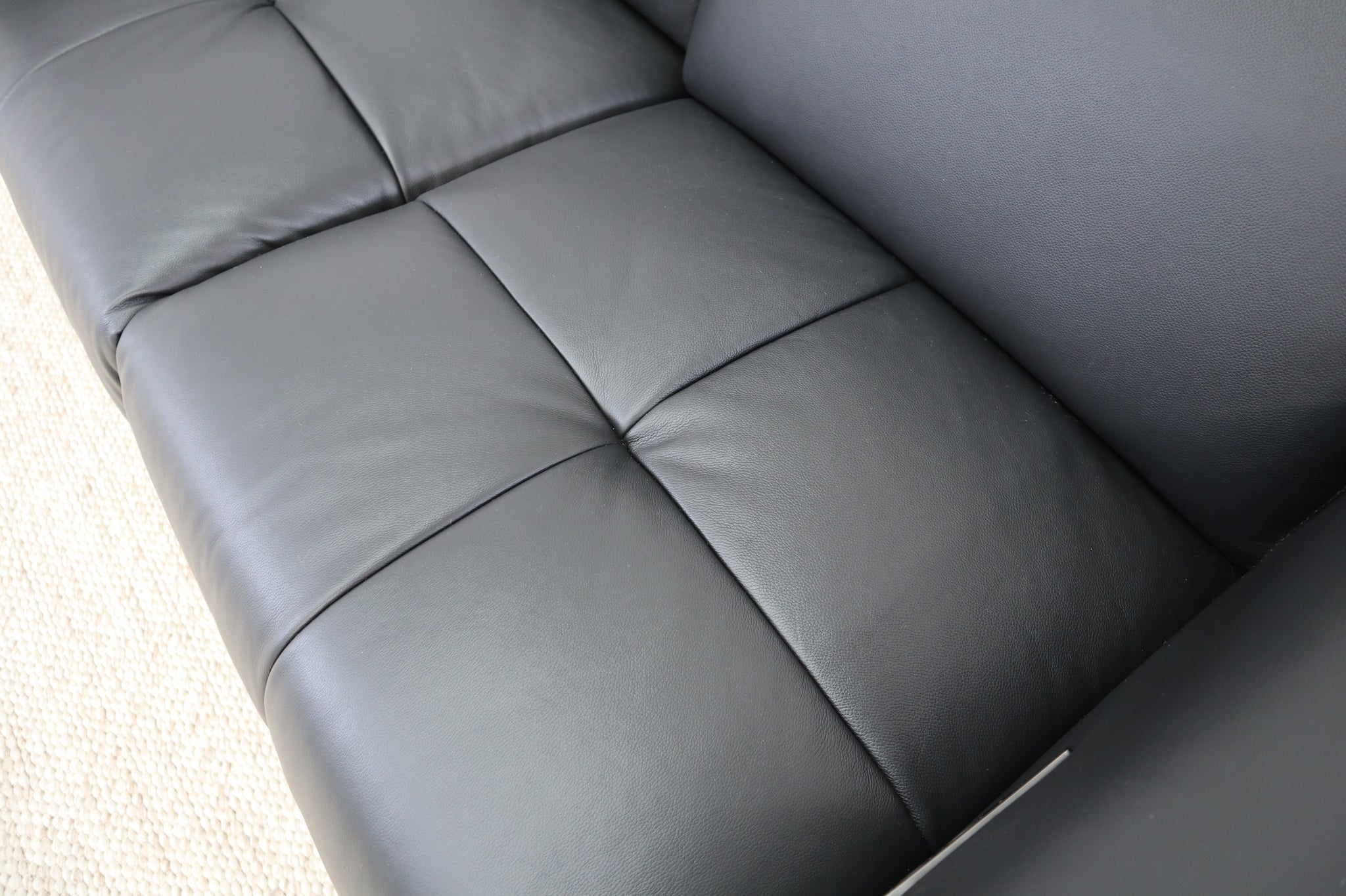 DELTA BLACK 2 SEATER