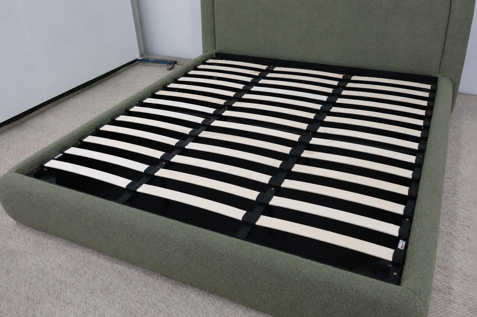 LILLY  GAS LIFT GREEN BOUCLE KING BED