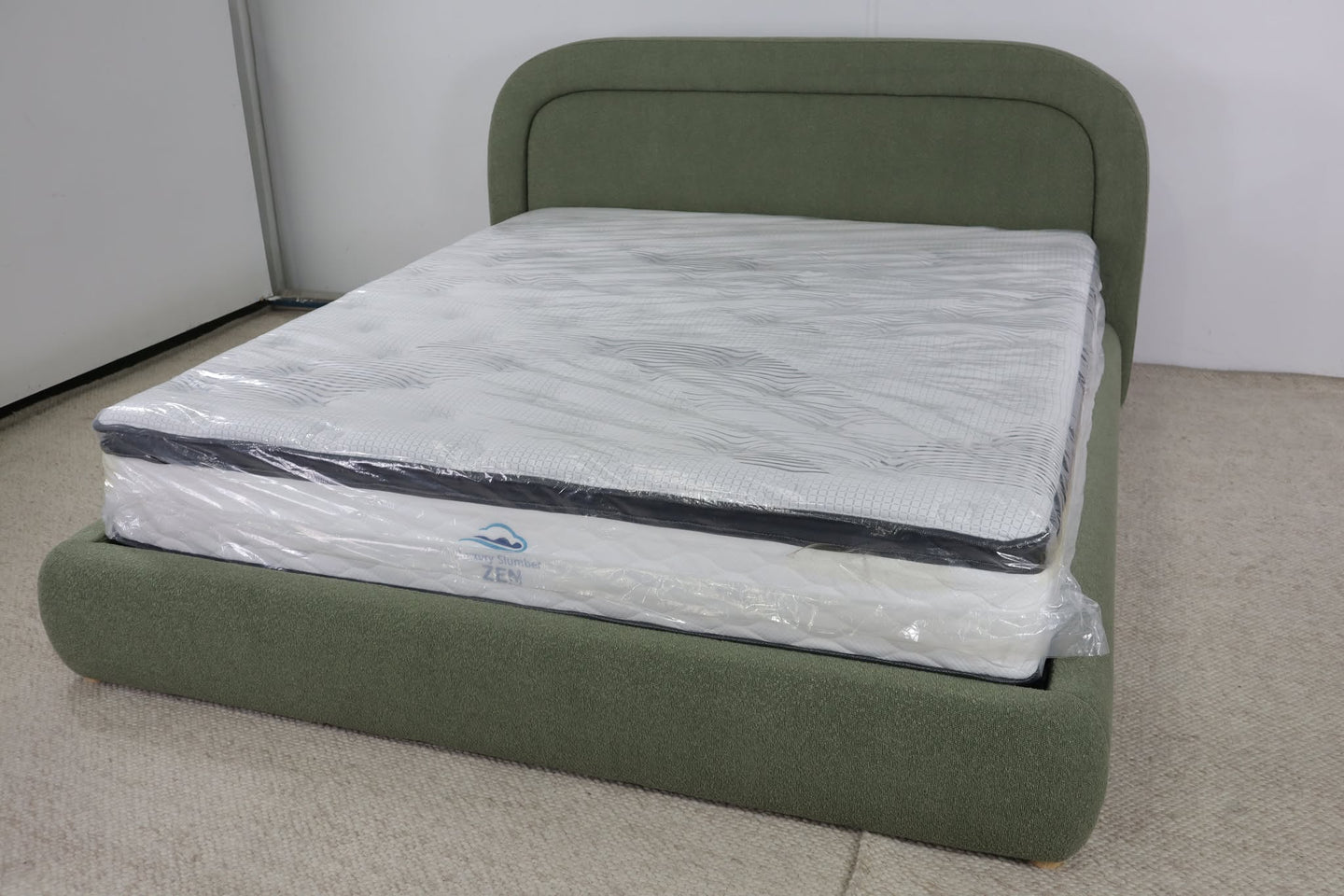 LILLY  GAS LIFT GREEN BOUCLE KING BED