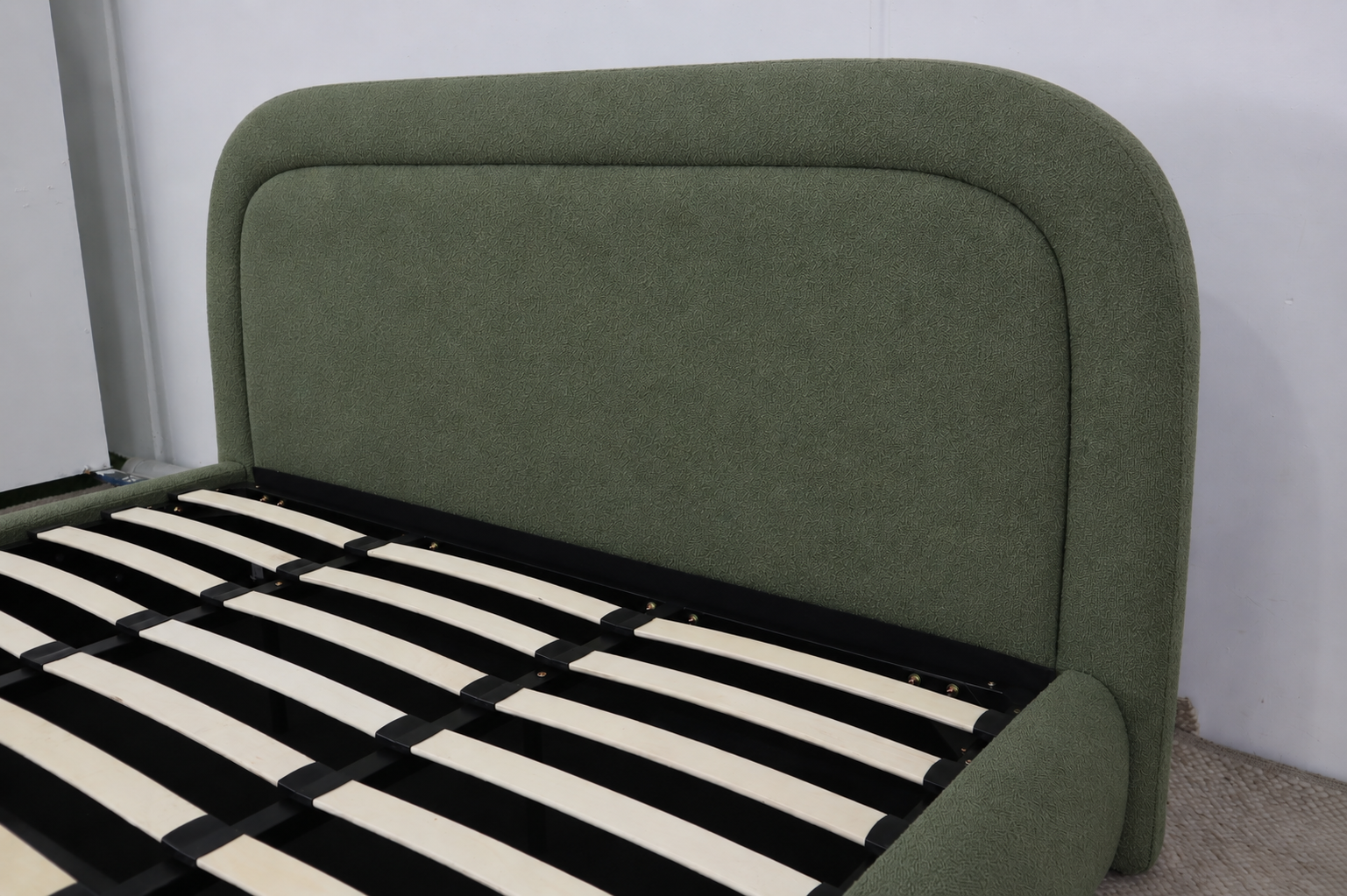 LILLY  GAS LIFT GREEN BOUCLE KING BED