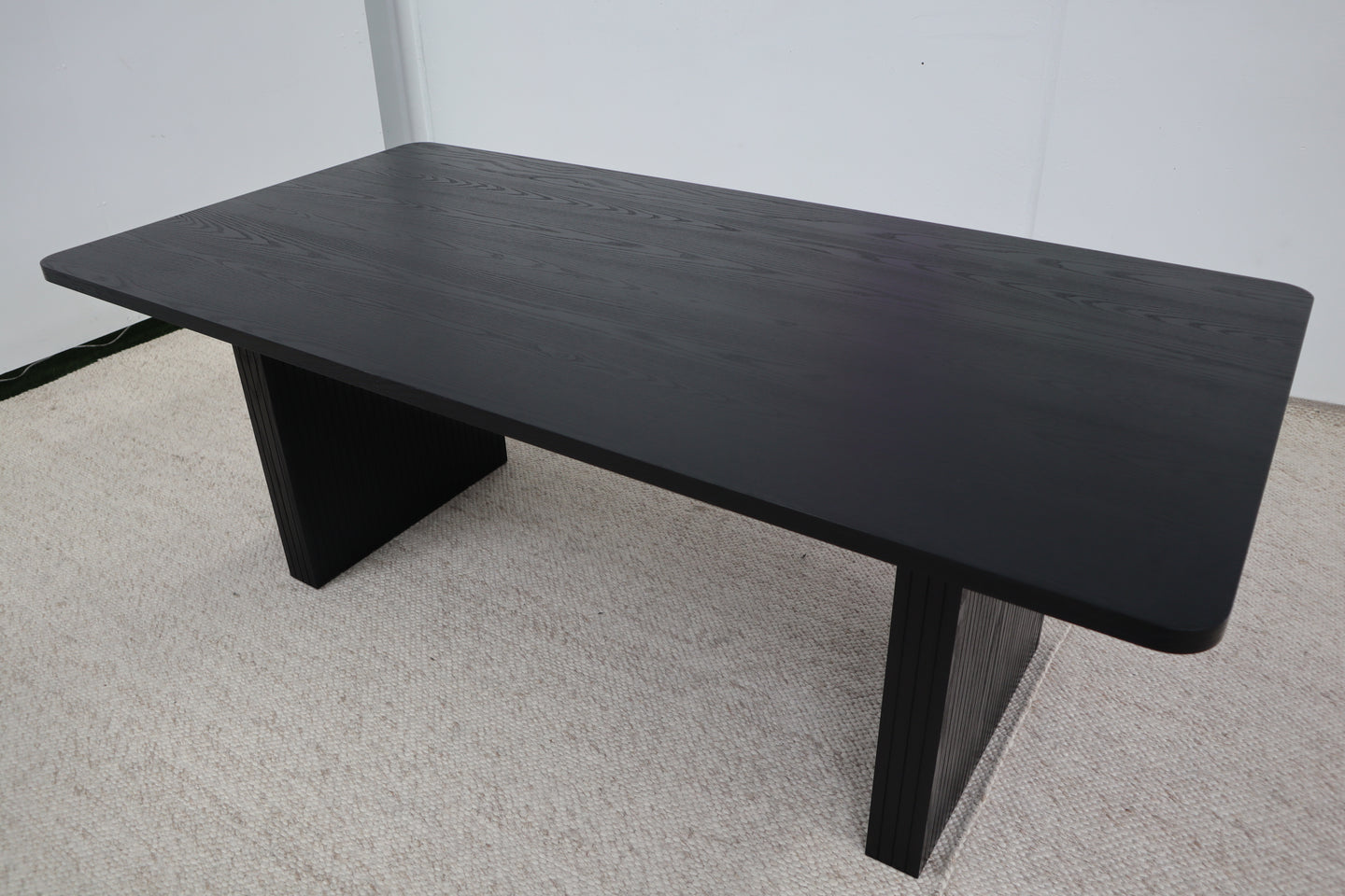2100 RIDGE BLACK DINING TABLE