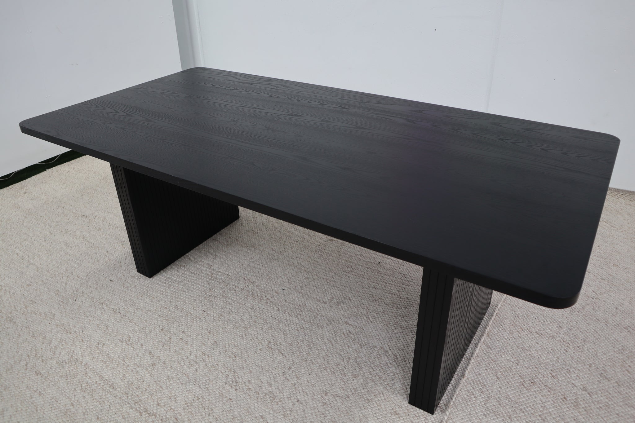 2100 RIDGE BLACK DINING TABLE