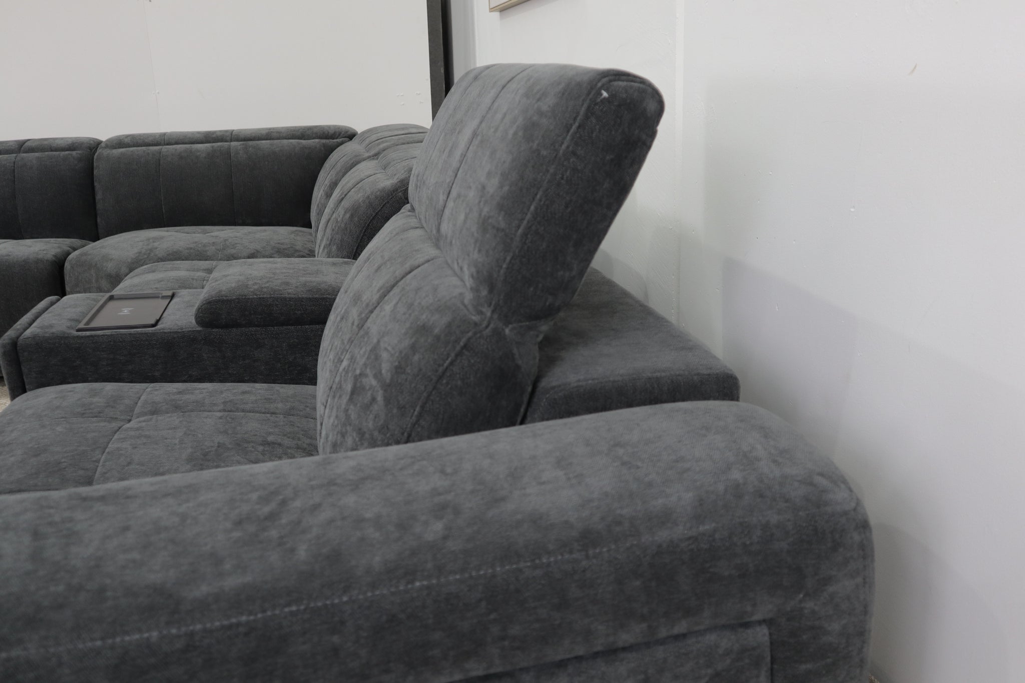 NOAH CHARCOAL CORNER LOUNGE