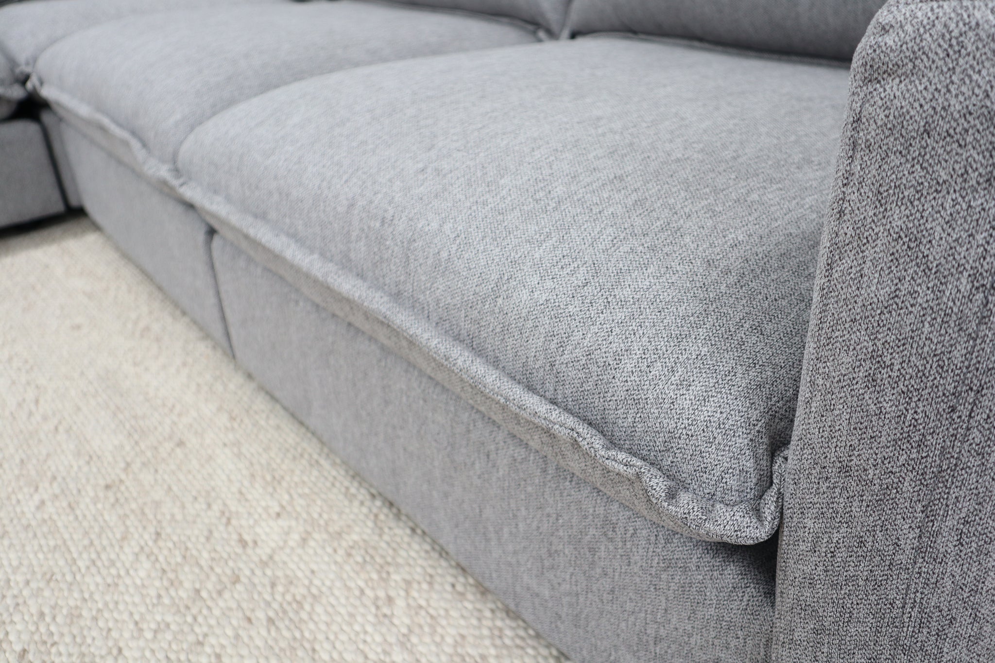 INDI GREY CORNER LOUNGE