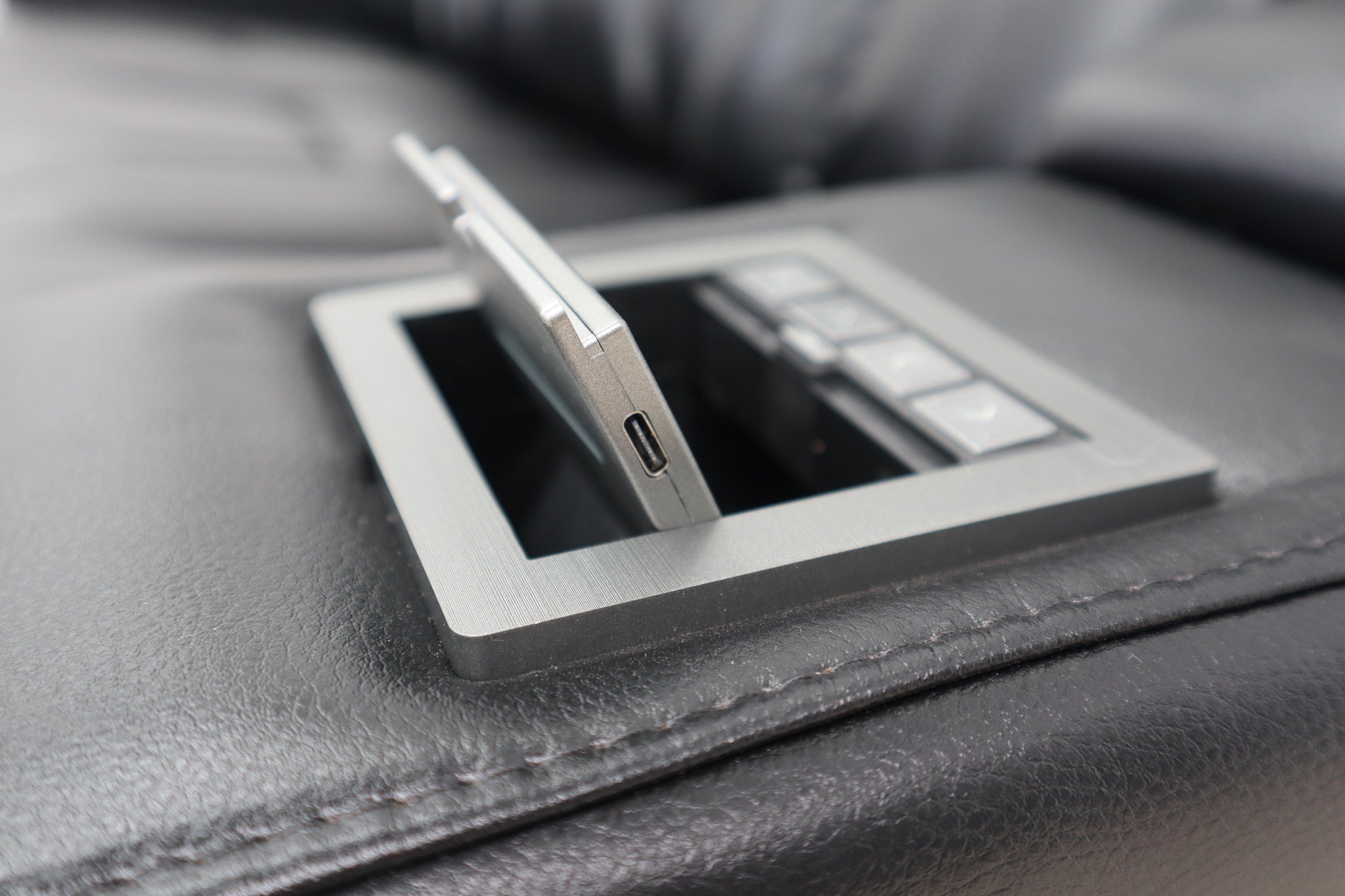 JASPER BLACK RECLINER