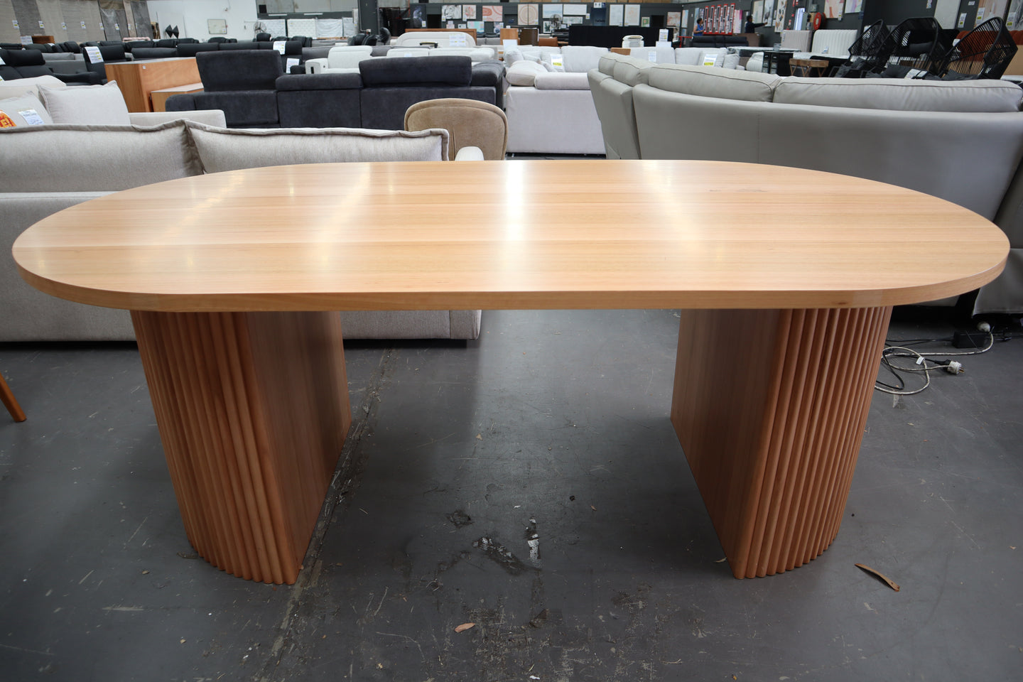 2100 MONTE CARLO OVAL DINING TABLE