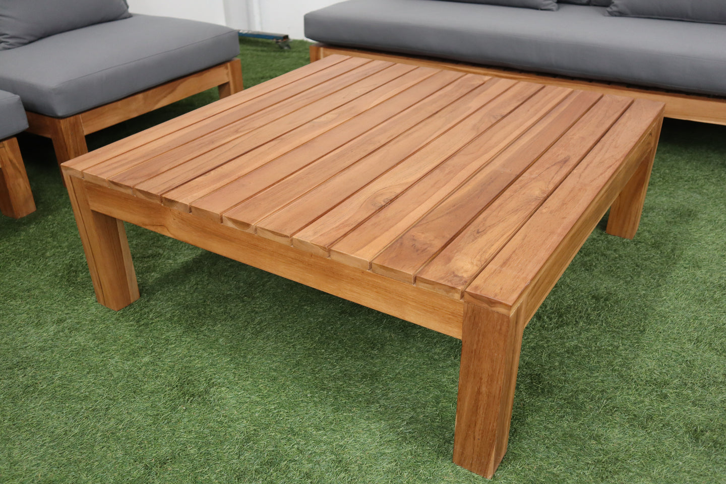JEANNIE OUTDOOR COFFEE TABLE