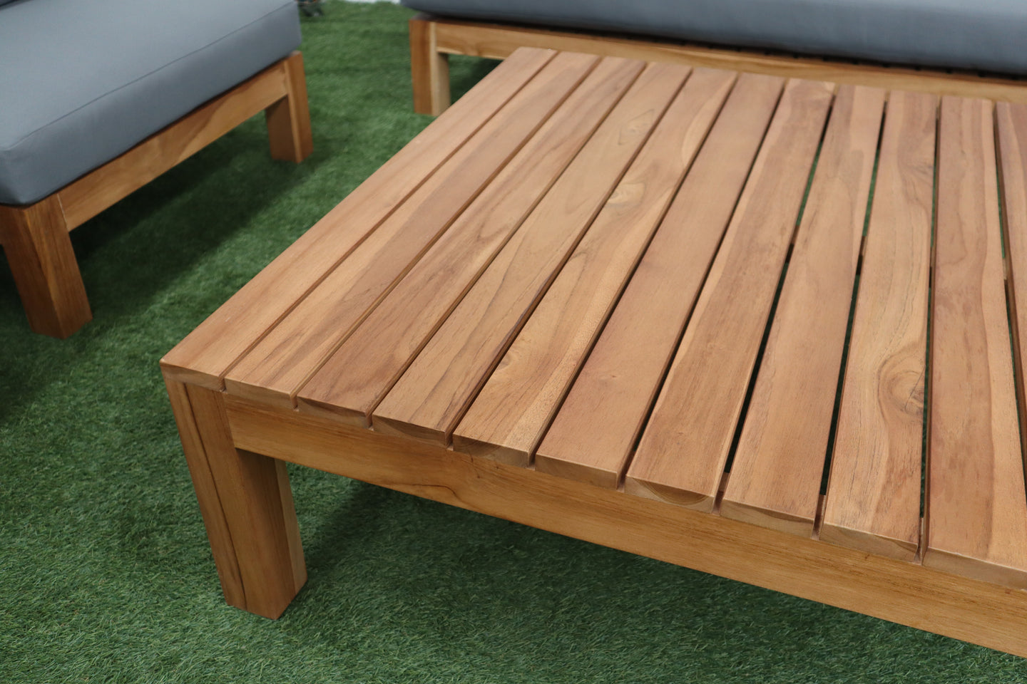 JEANNIE OUTDOOR COFFEE TABLE