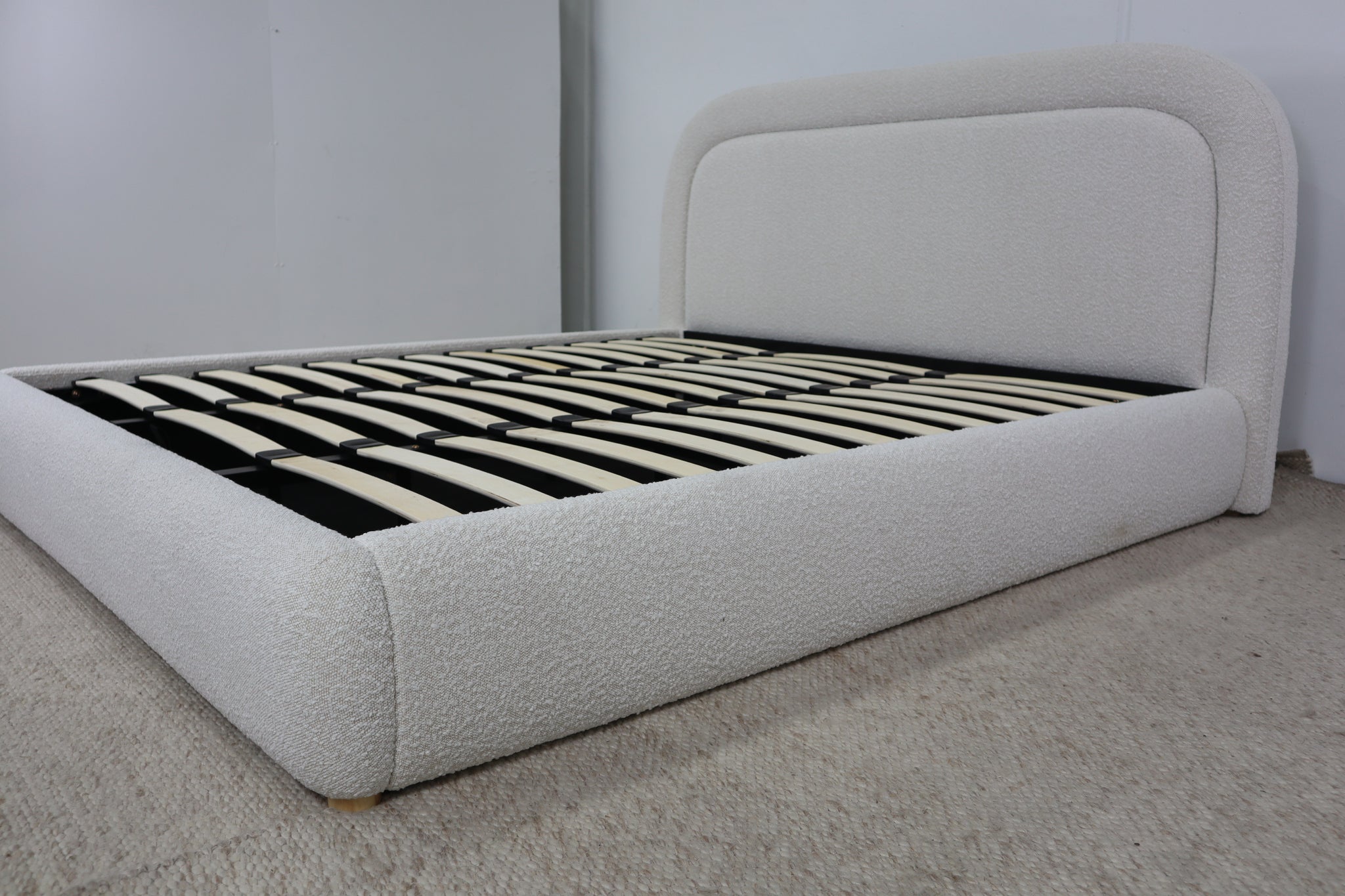 LILLY GAS LIFT NATURAL BOUCLE DOUBLE BED