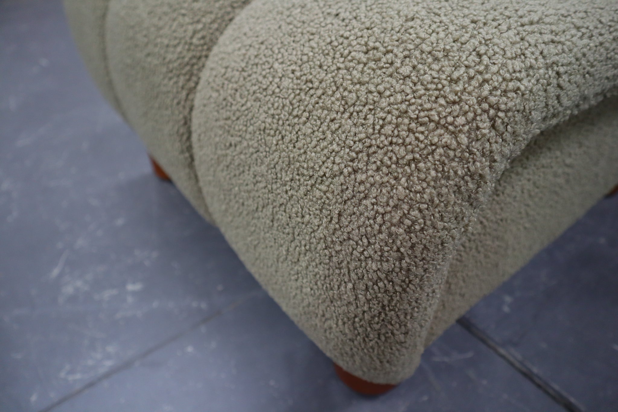 SUMMER OLIVE GREEN ARMCHAIR