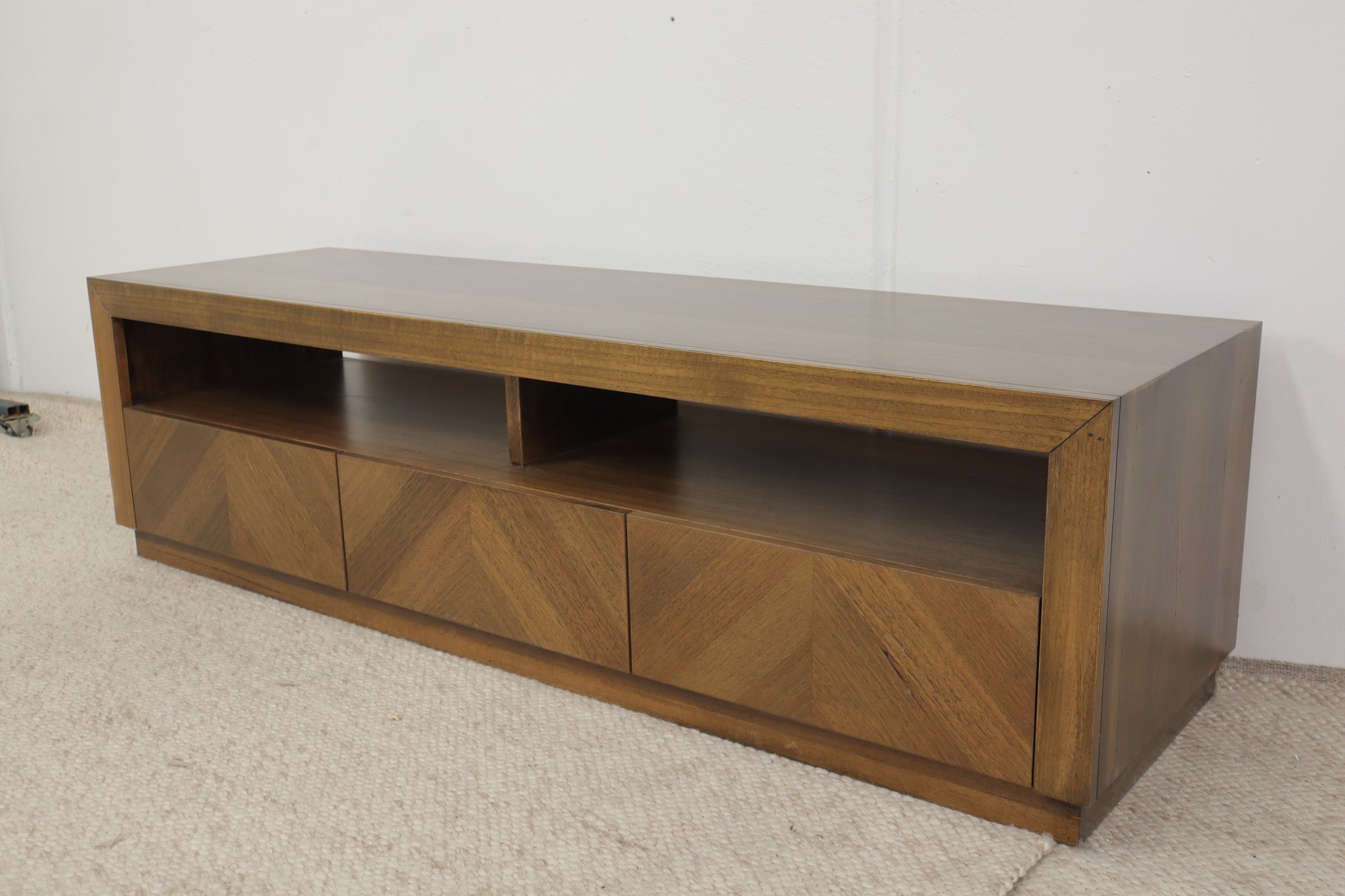 HAVANA ENTERTAINMENT UNIT