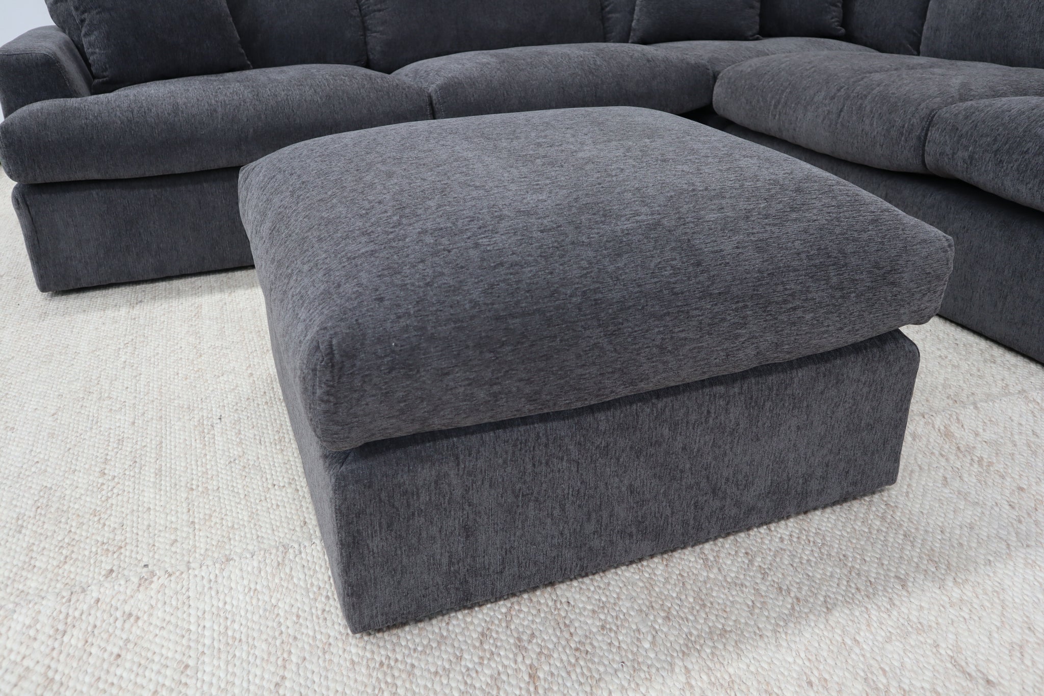 CICI CHARCOAL CORNER LOUNGE