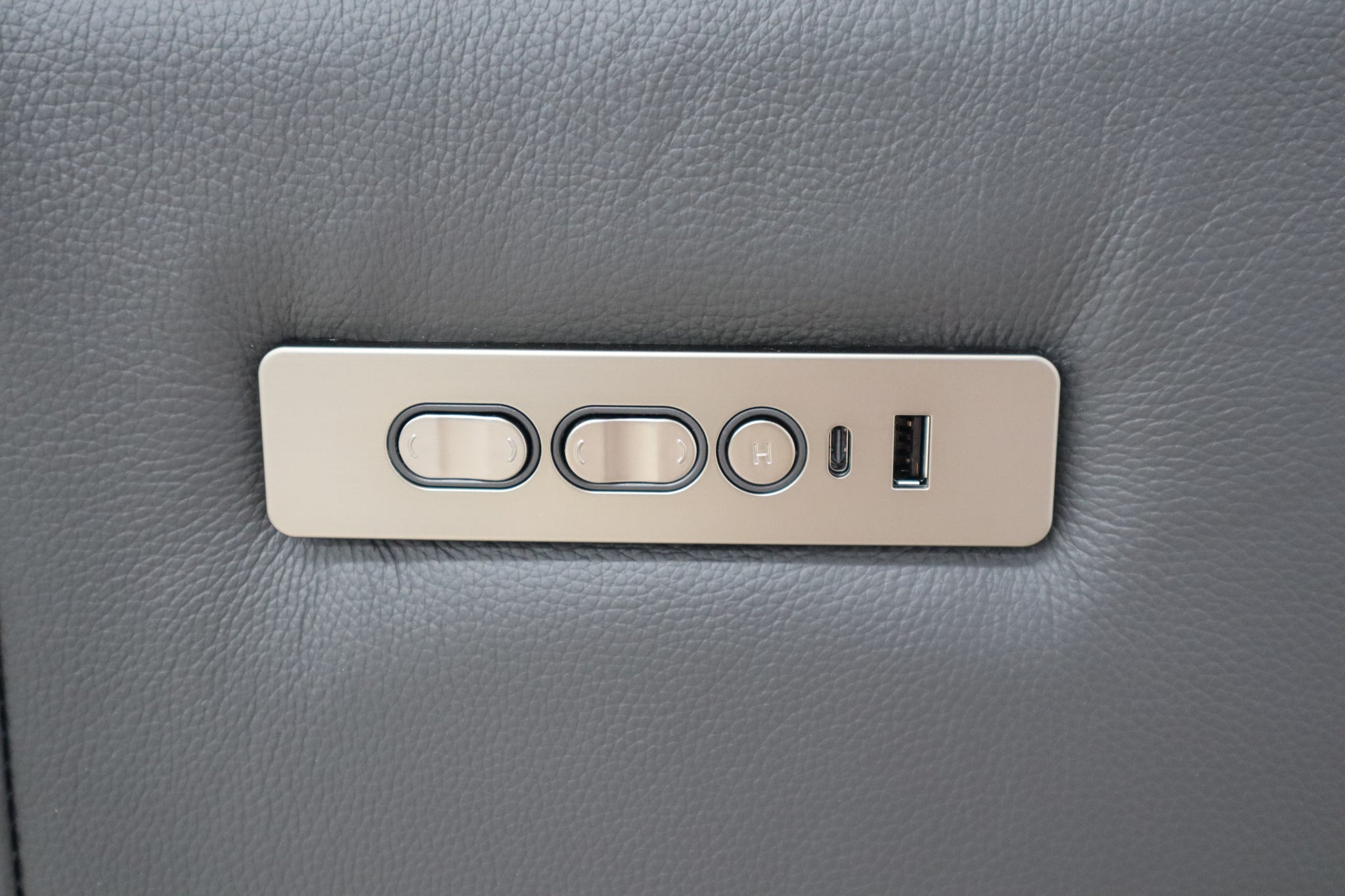 BROCK BLACK 2.5 SEATER