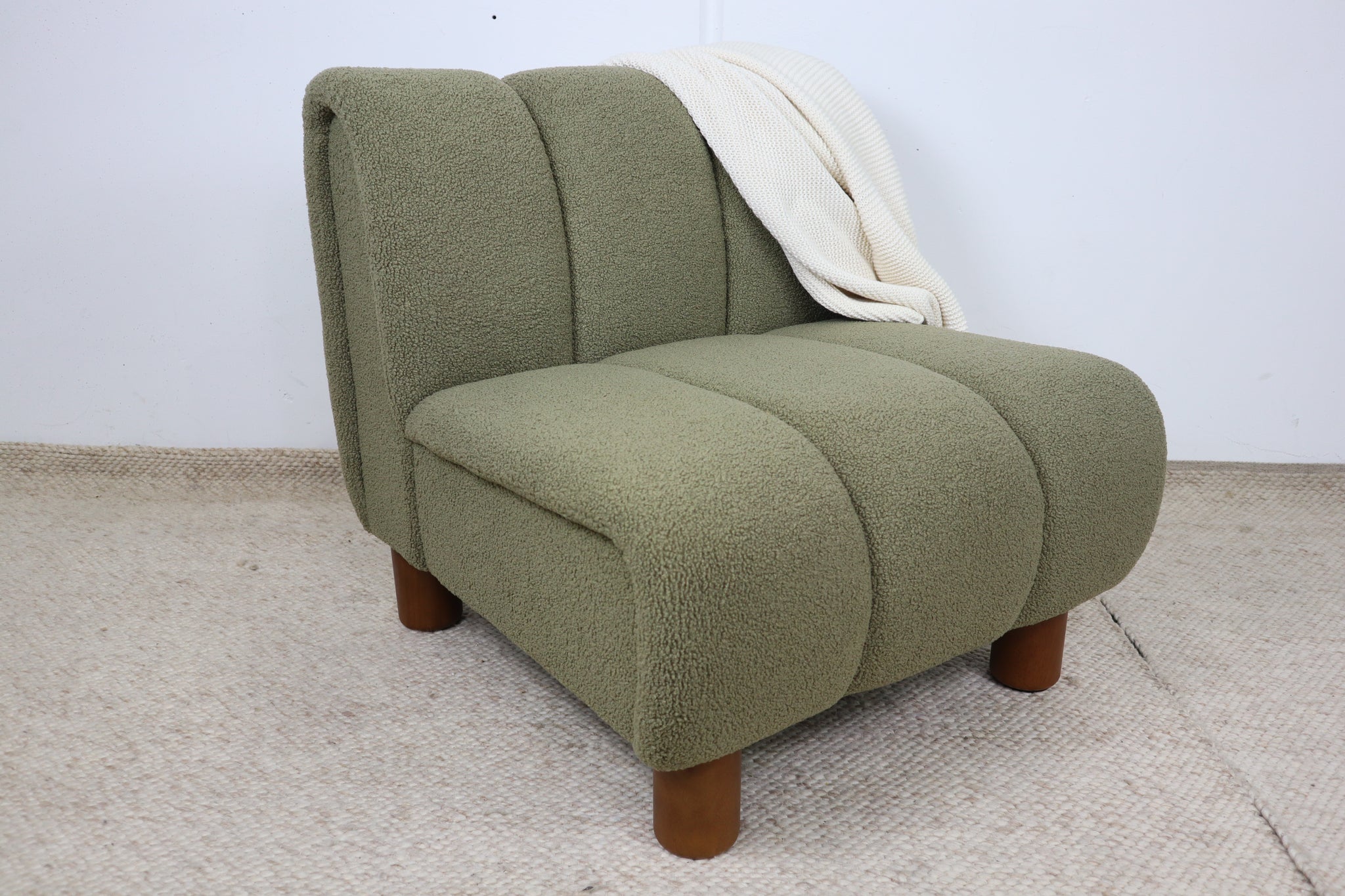 SUMMER OLIVE GREEN ARMCHAIR