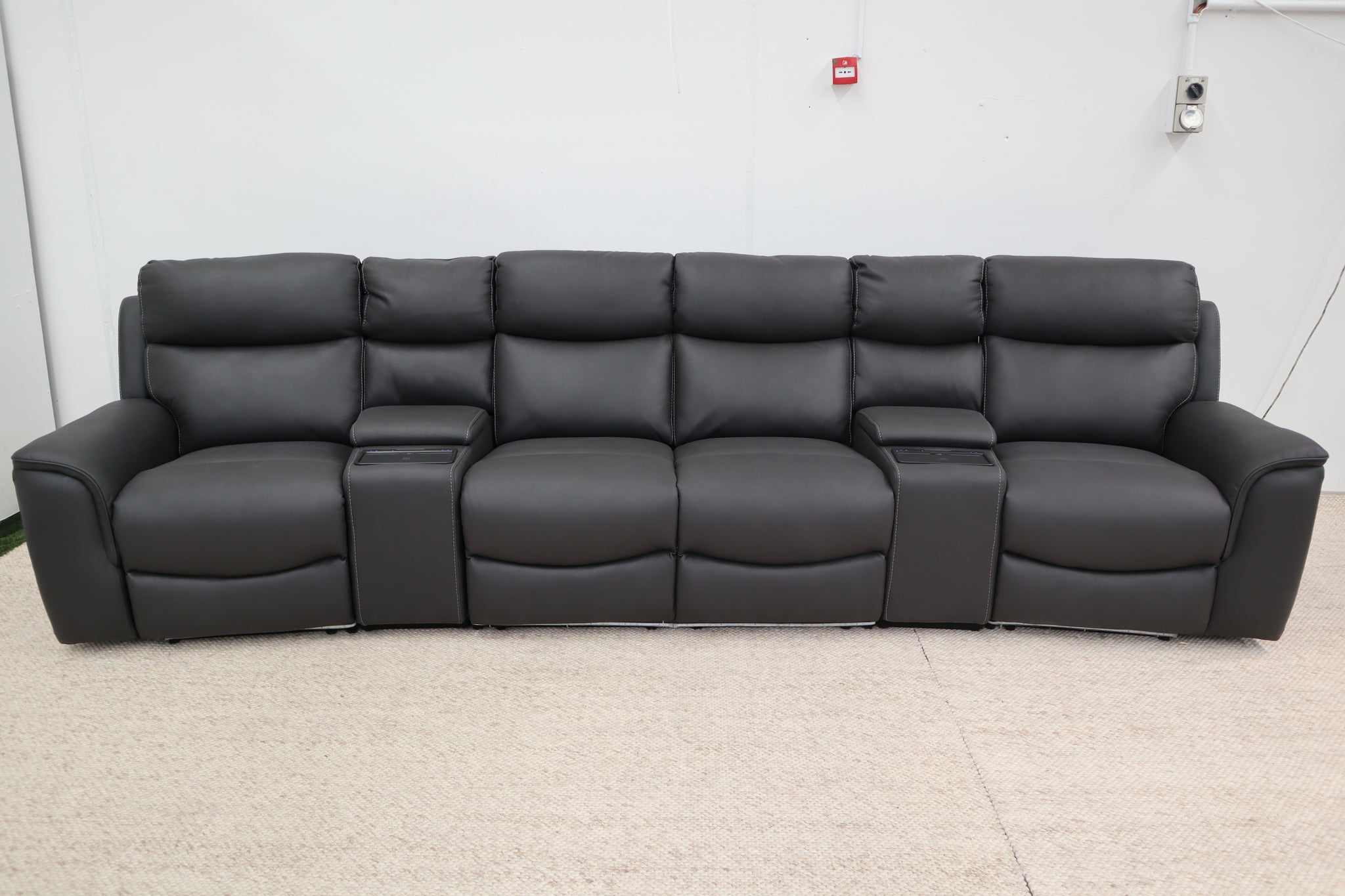 MADDEN BLACK THEATRE LOUNGE