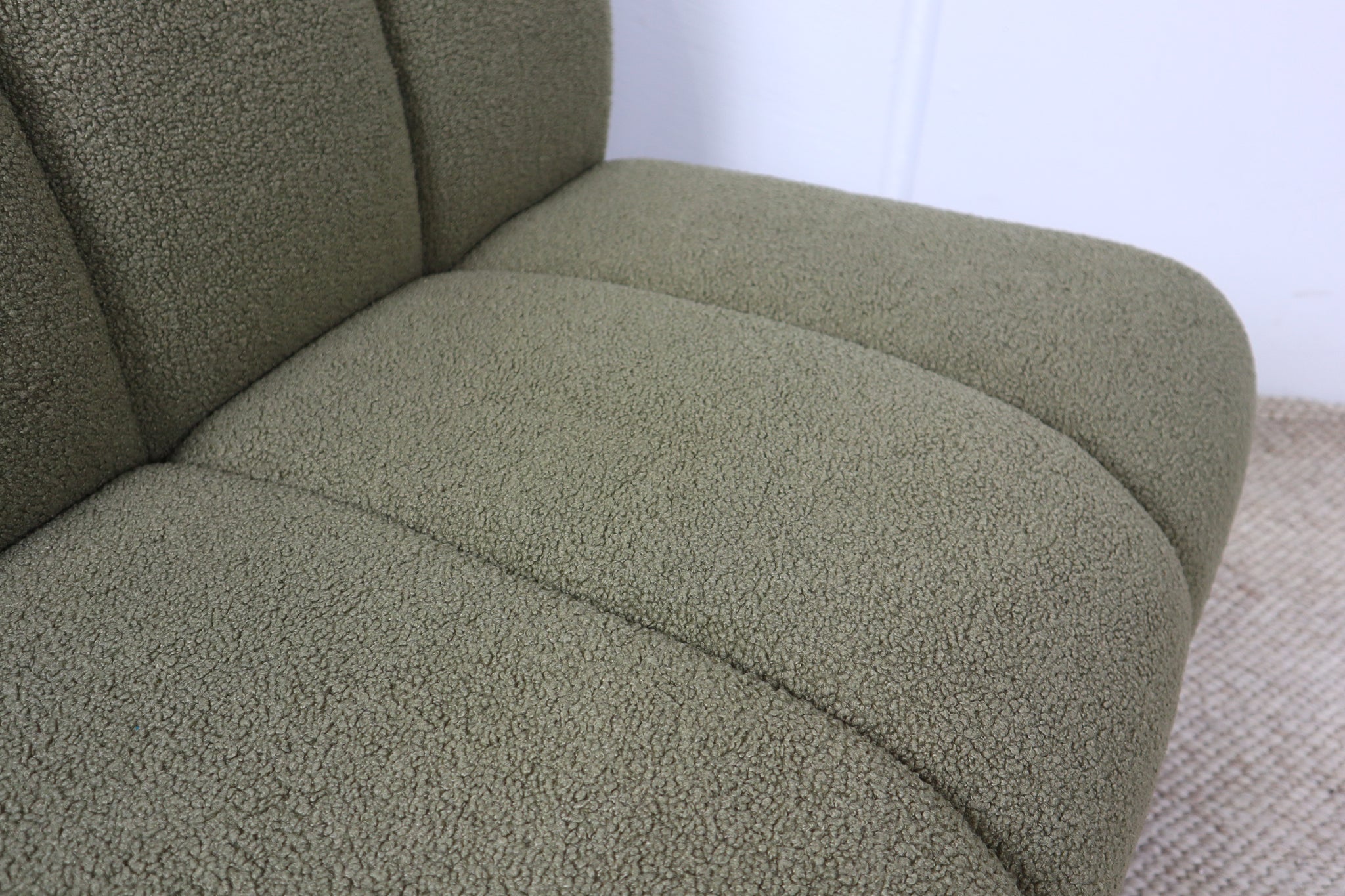 SUMMER OLIVE GREEN ARMCHAIR