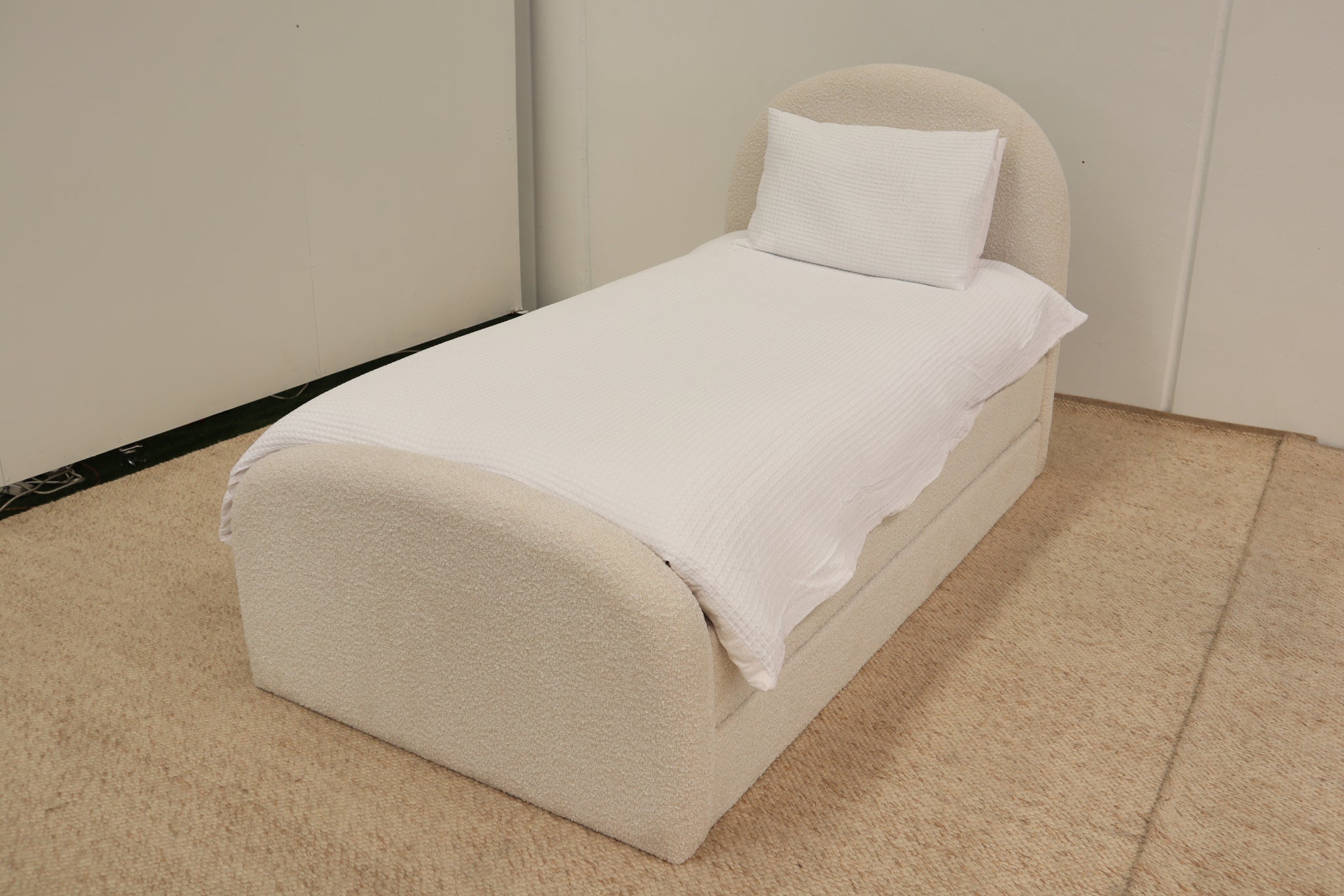 KYLE NATURAL BOUCLE SINGLE BED