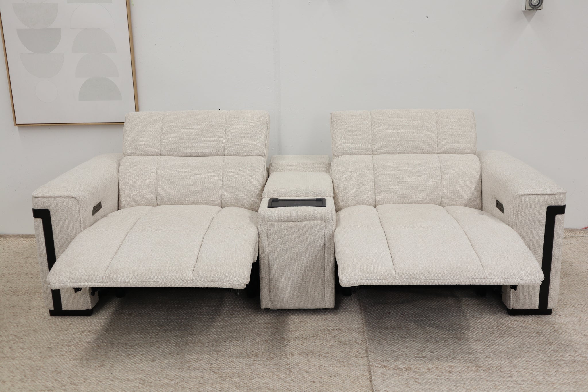 HUGO LIGHT BEIGE 2.5 SEATER