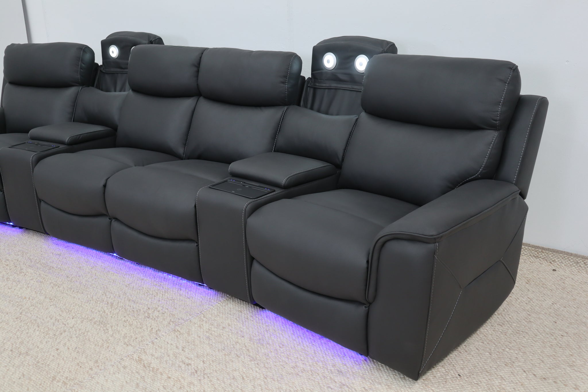 MADDEN BLACK THEATRE LOUNGE