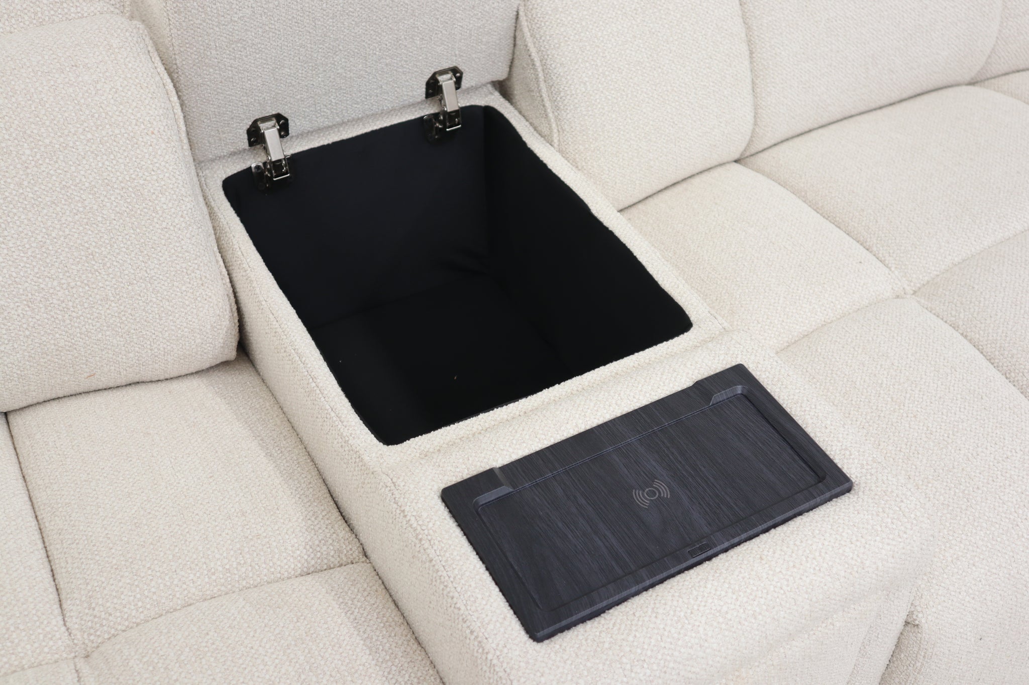 HUGO LIGHT BEIGE 2.5 SEATER