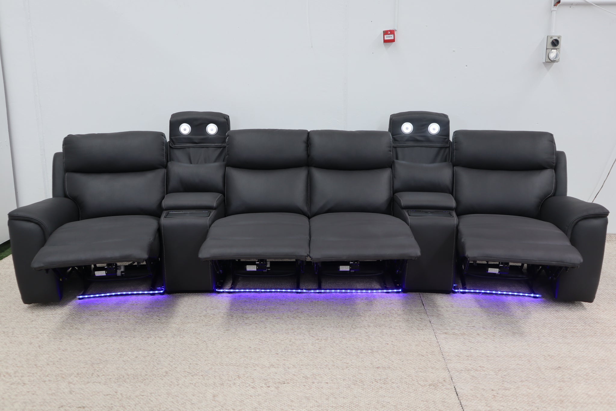 MADDEN BLACK THEATRE LOUNGE