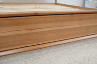 VALENTINA TIMBER KING BED