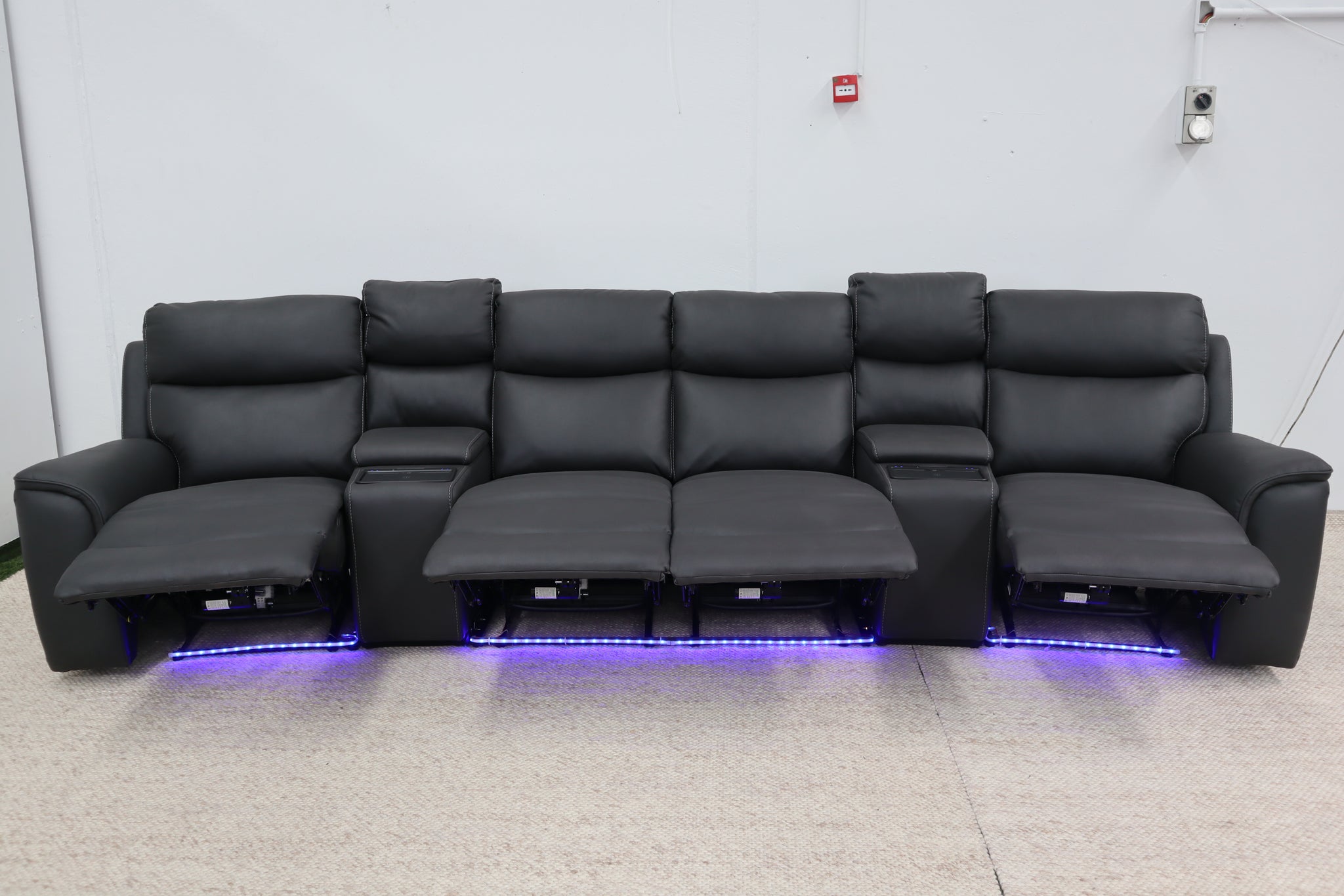 MADDEN BLACK THEATRE LOUNGE