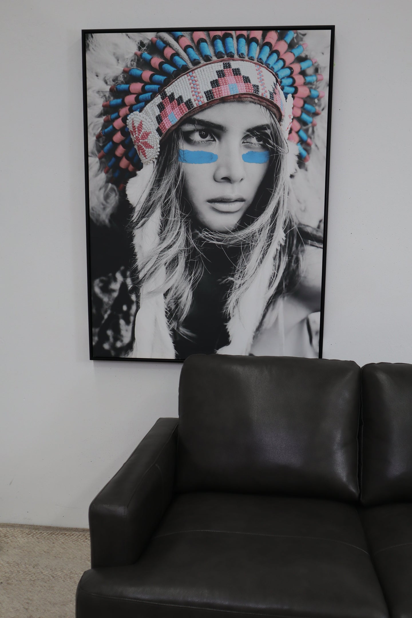 TRADITIONAL WOMAN CANVAS
