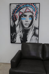 TRADITIONAL WOMAN CANVAS