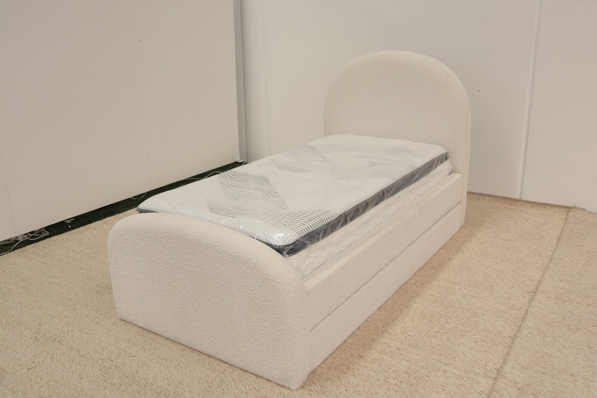KYLE NATURAL BOUCLE SINGLE BED