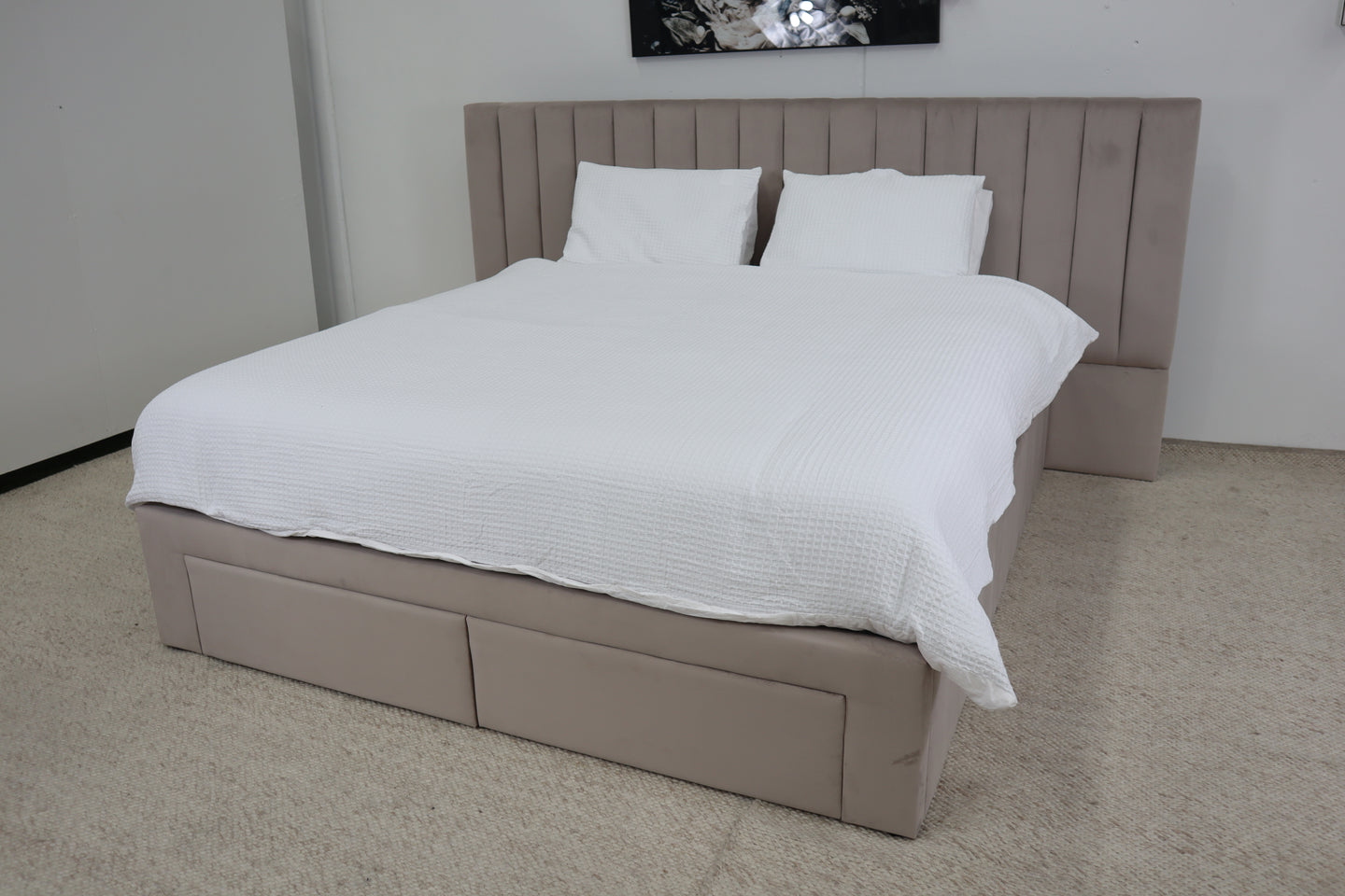 SOPHIA CHAMPAGNE VELVET QUEEN BED