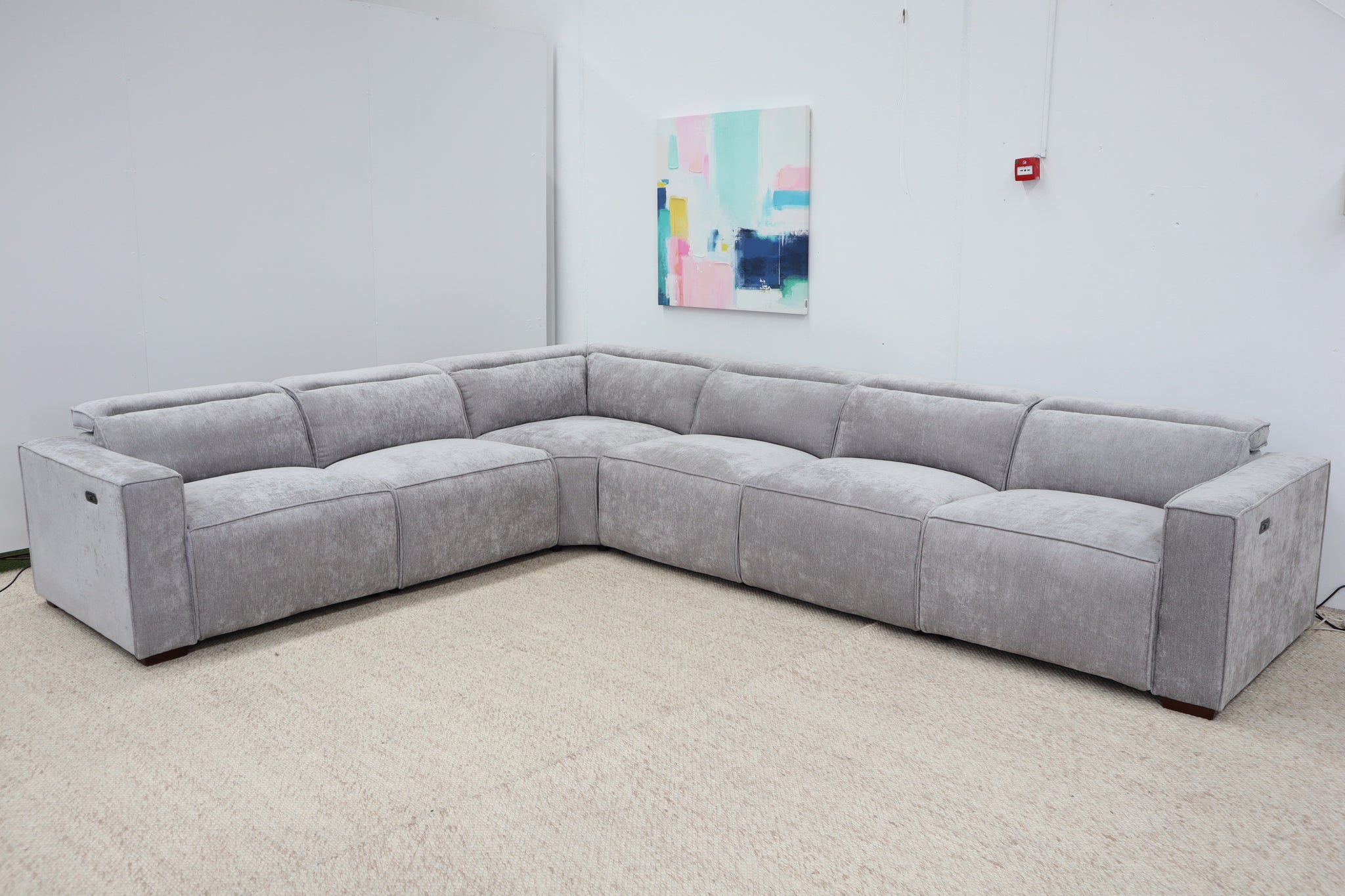 LYNX SMOKE CORNER LOUNGE