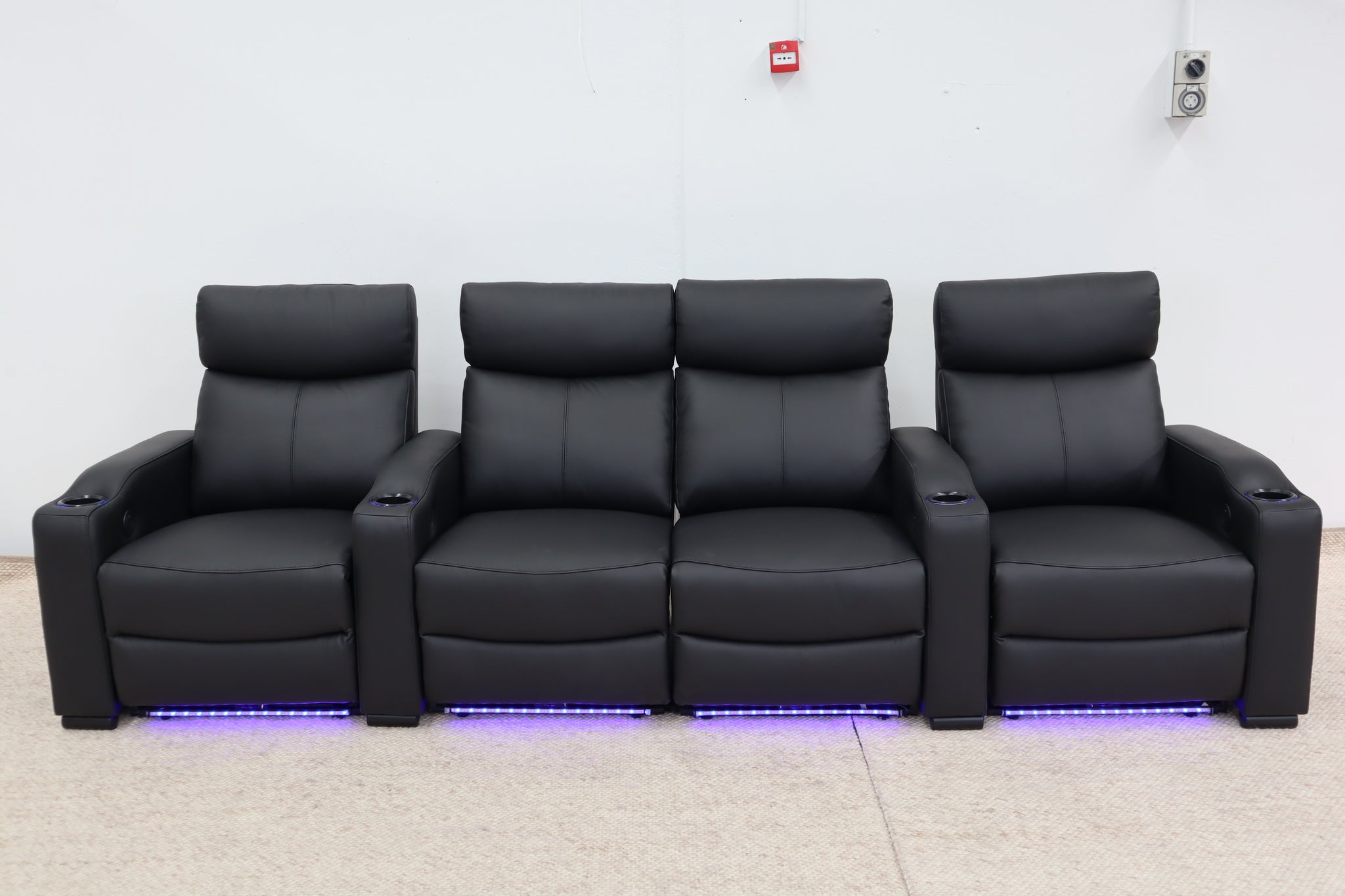 MAYFAIR BLACK THEATRE LOUNGE