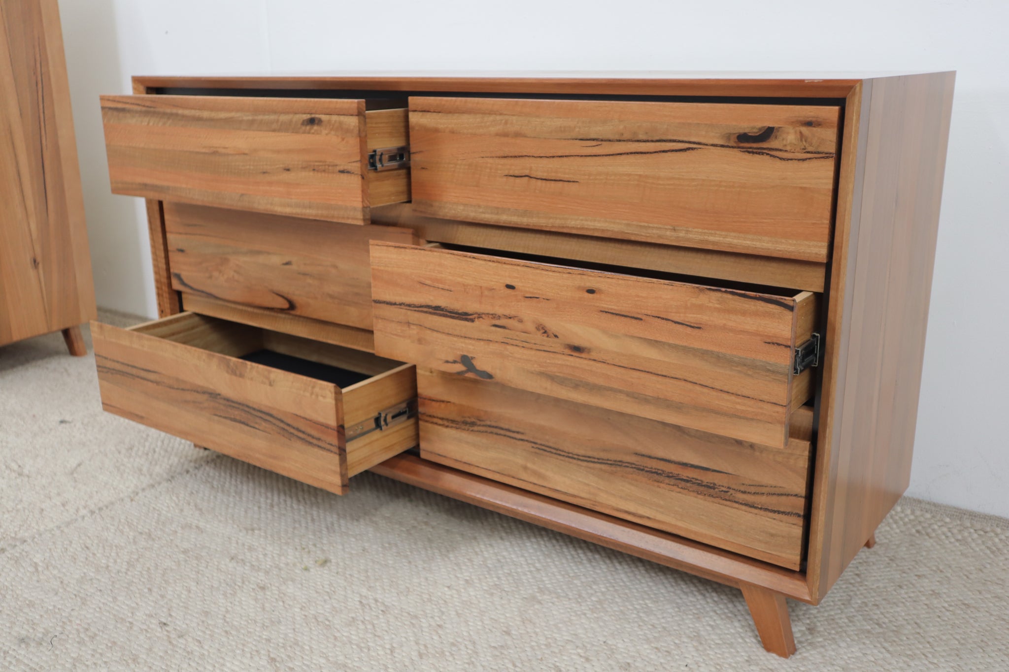 VALENTINA DRESSER