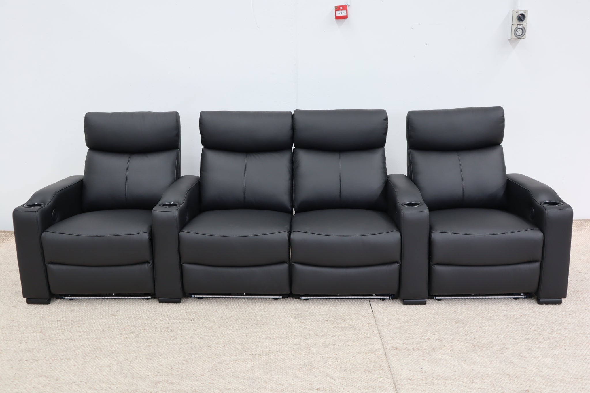 MAYFAIR BLACK THEATRE LOUNGE