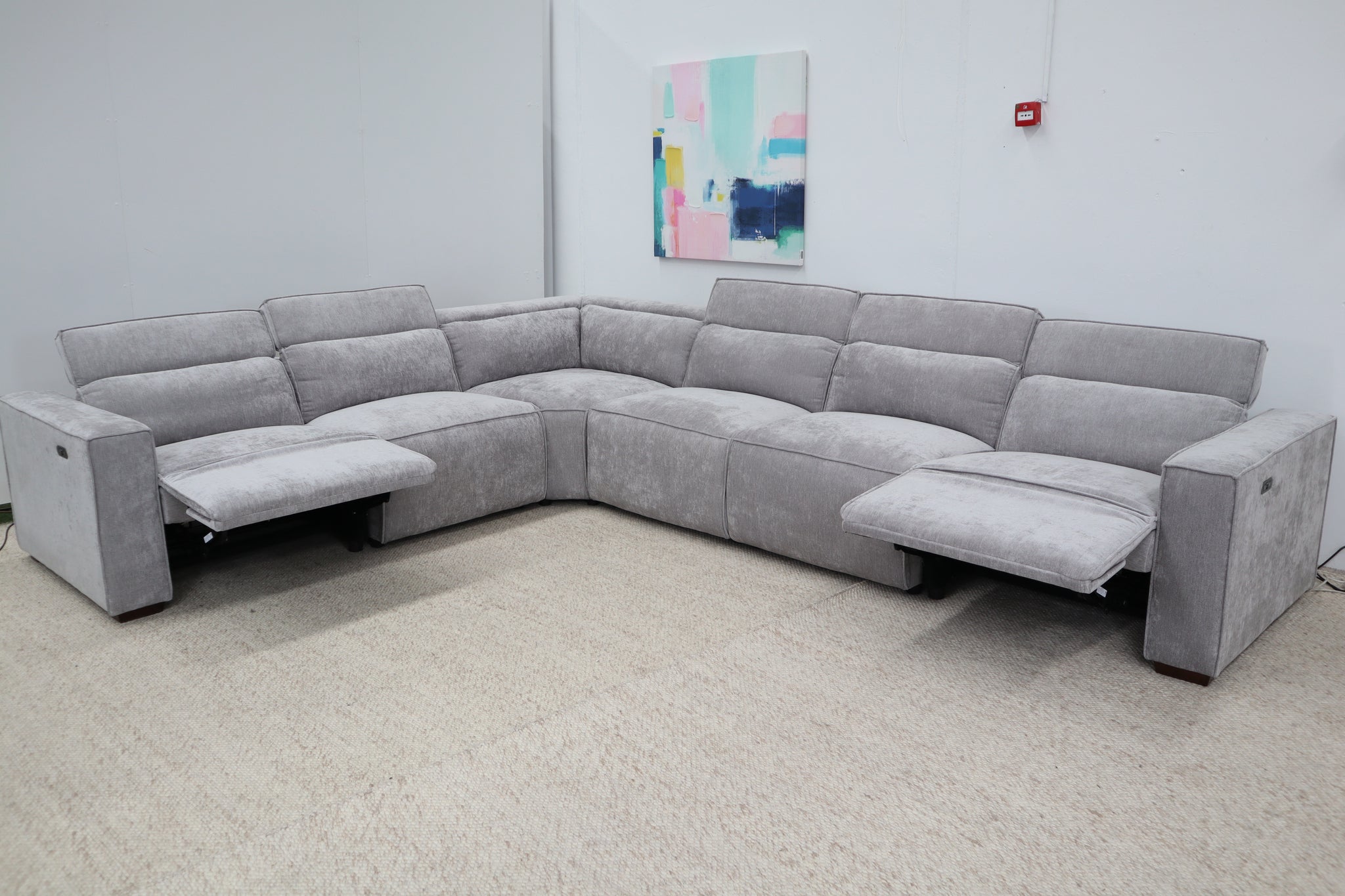 LYNX SMOKE CORNER LOUNGE