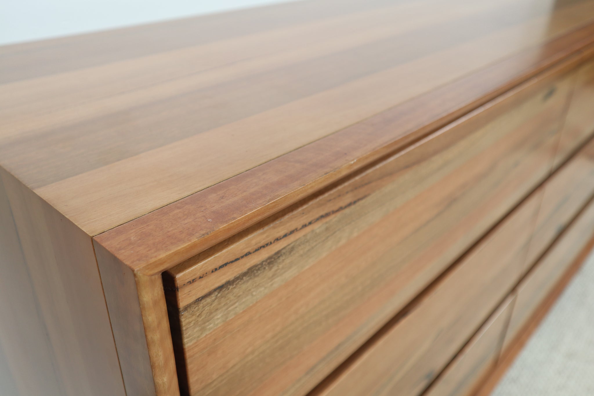 VALENTINA DRESSER