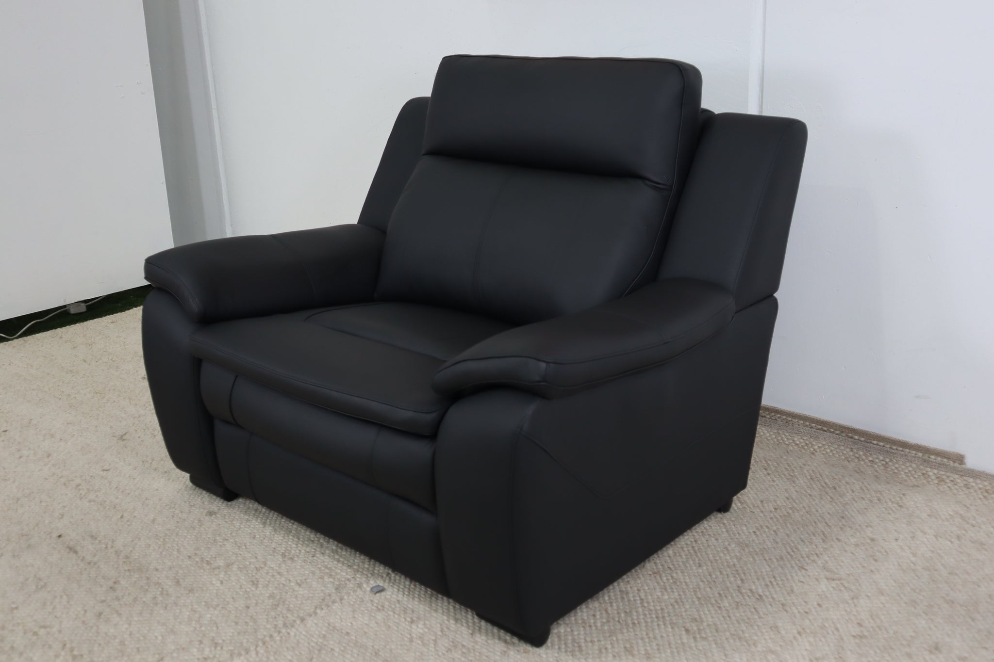NEVADA BLACK LEATHER RECLINER