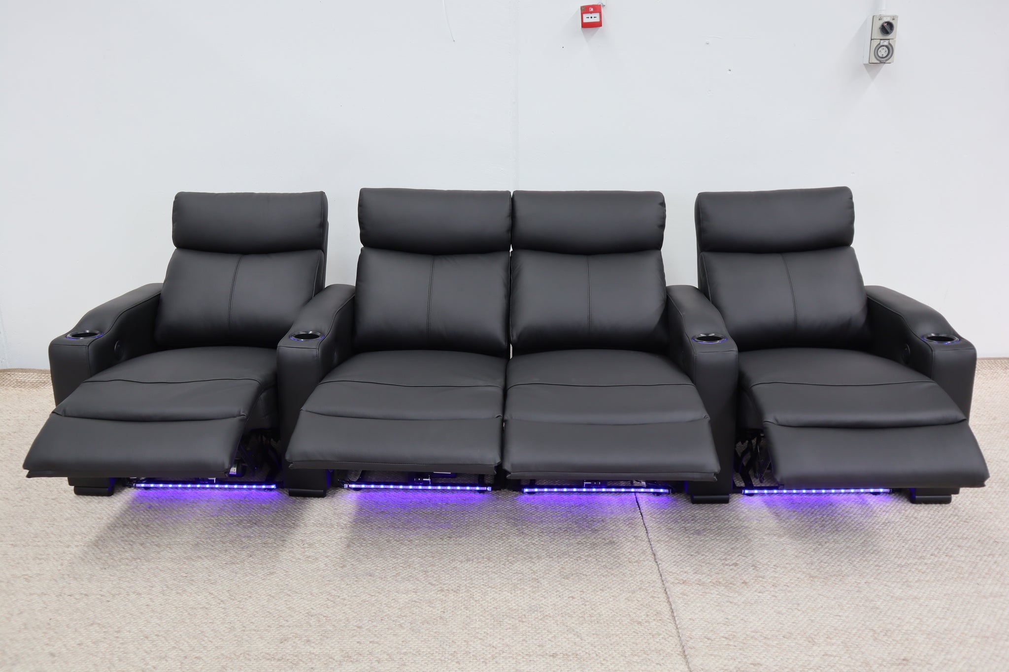 MAYFAIR BLACK THEATRE LOUNGE