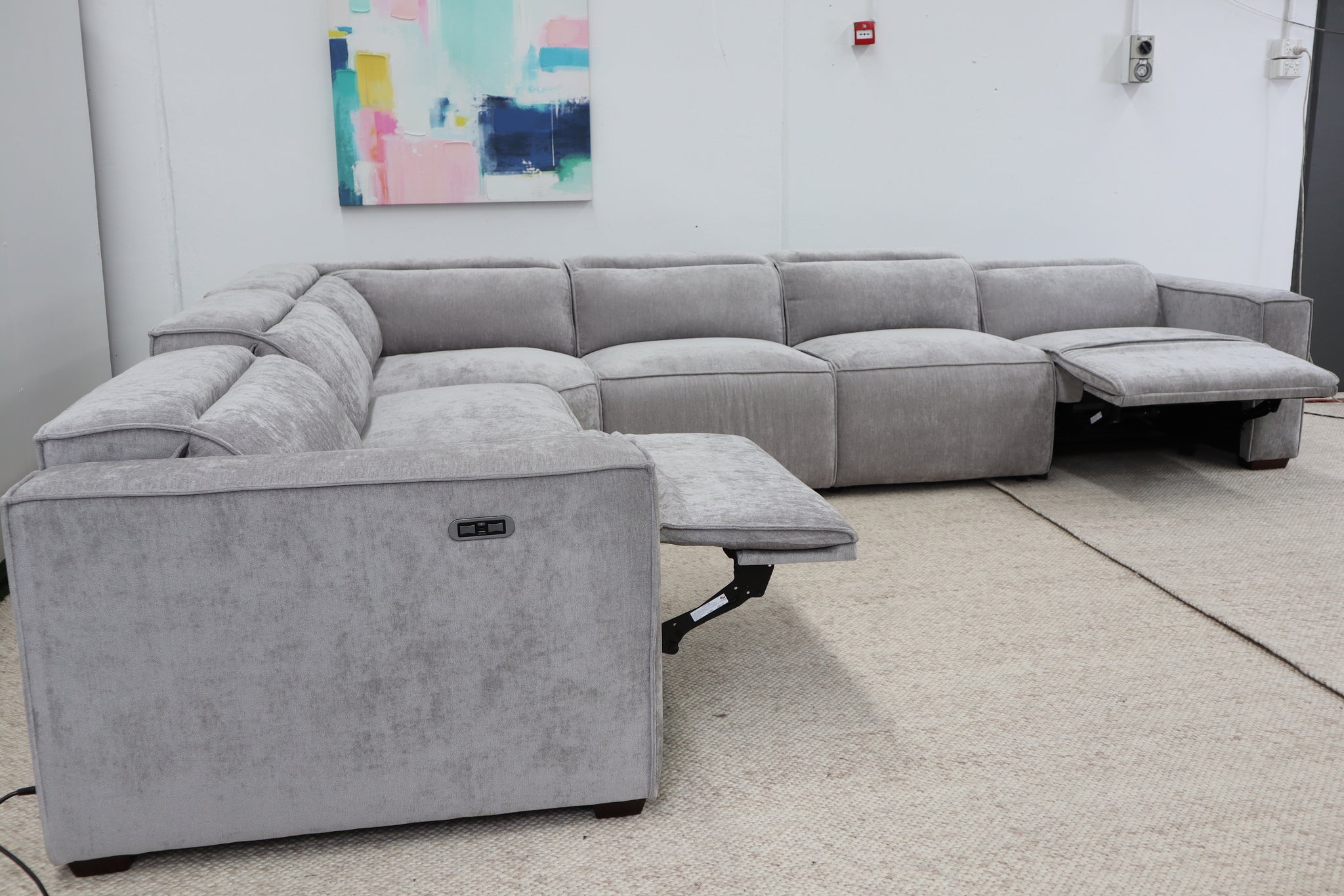 LYNX SMOKE CORNER LOUNGE