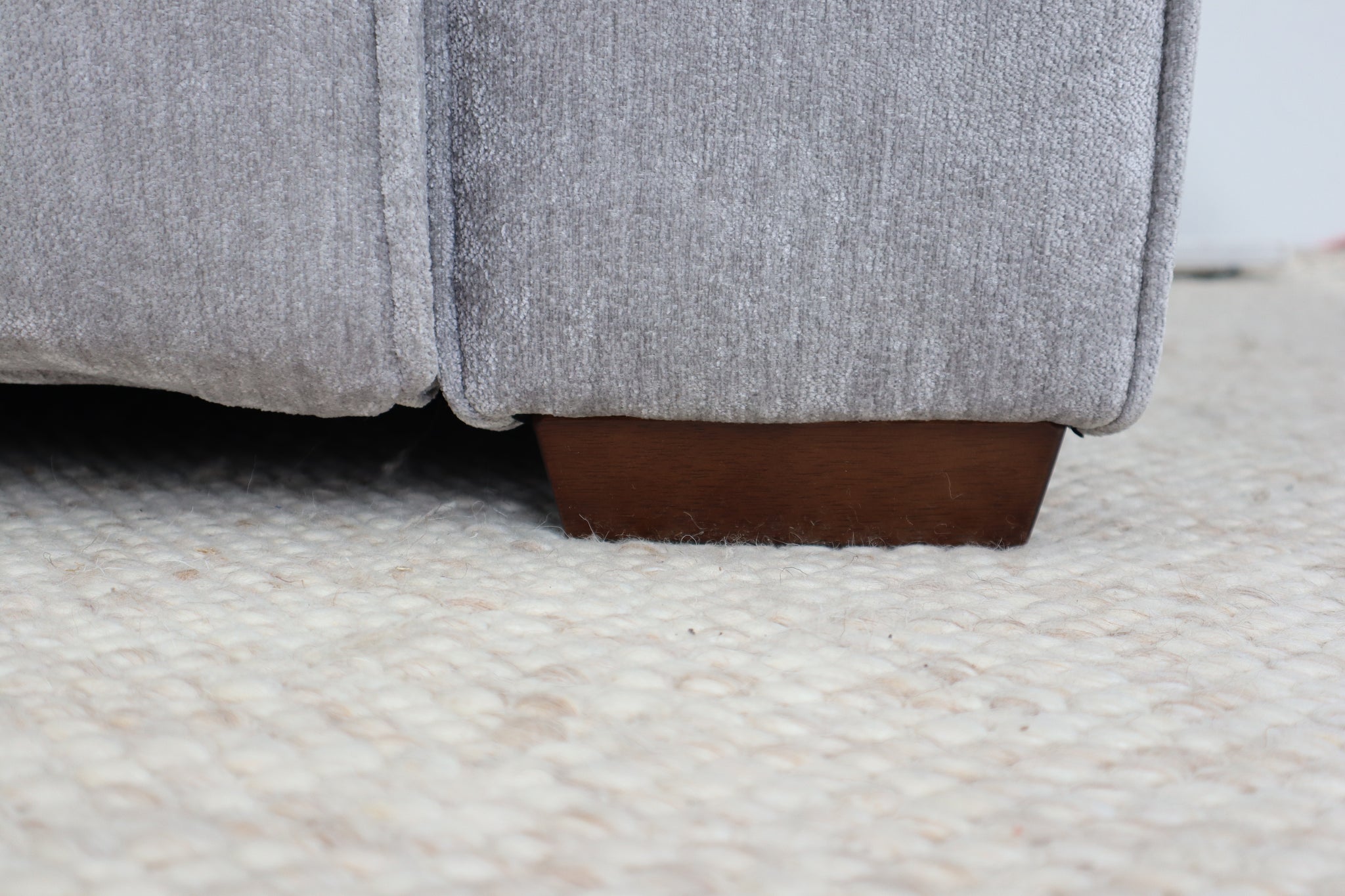 LYNX SMOKE CORNER LOUNGE