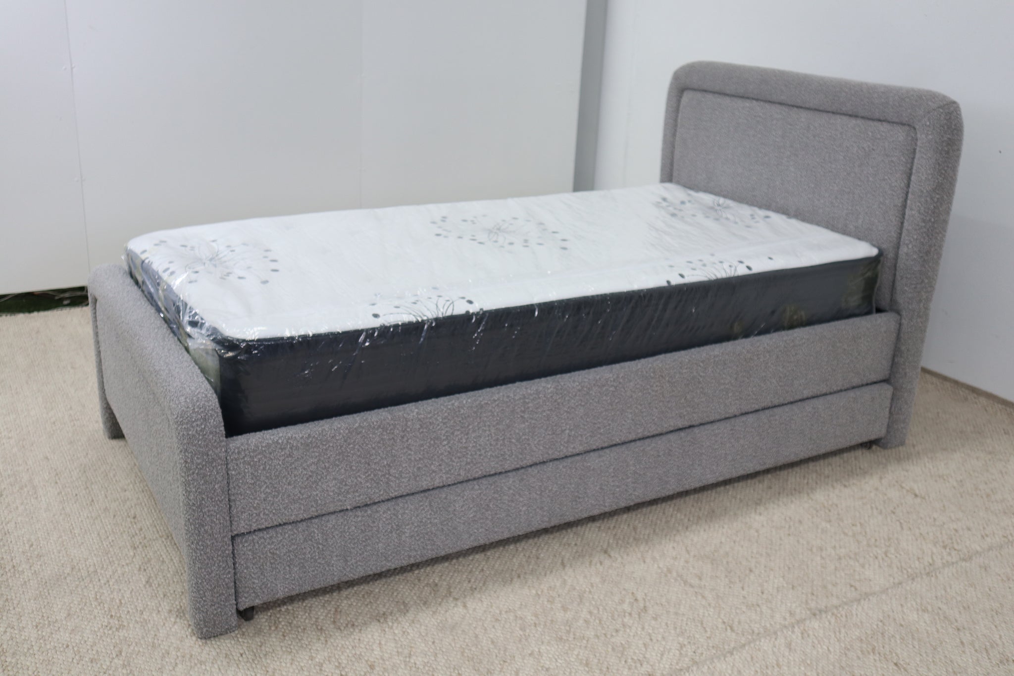 HEMI GREY BOUCLE KING SINGLE BED