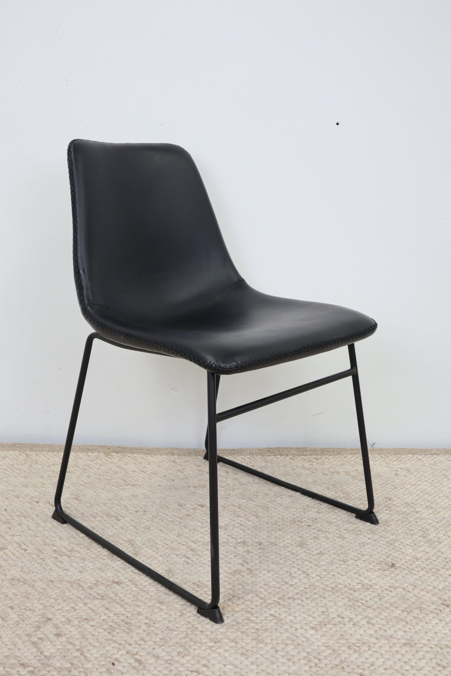 DAVIS BLACK DINING CHAIR