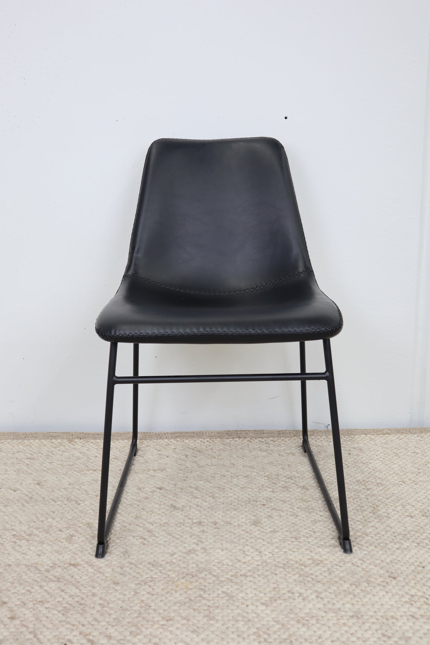 DAVIS BLACK DINING CHAIR