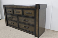XAVIER DRESSER