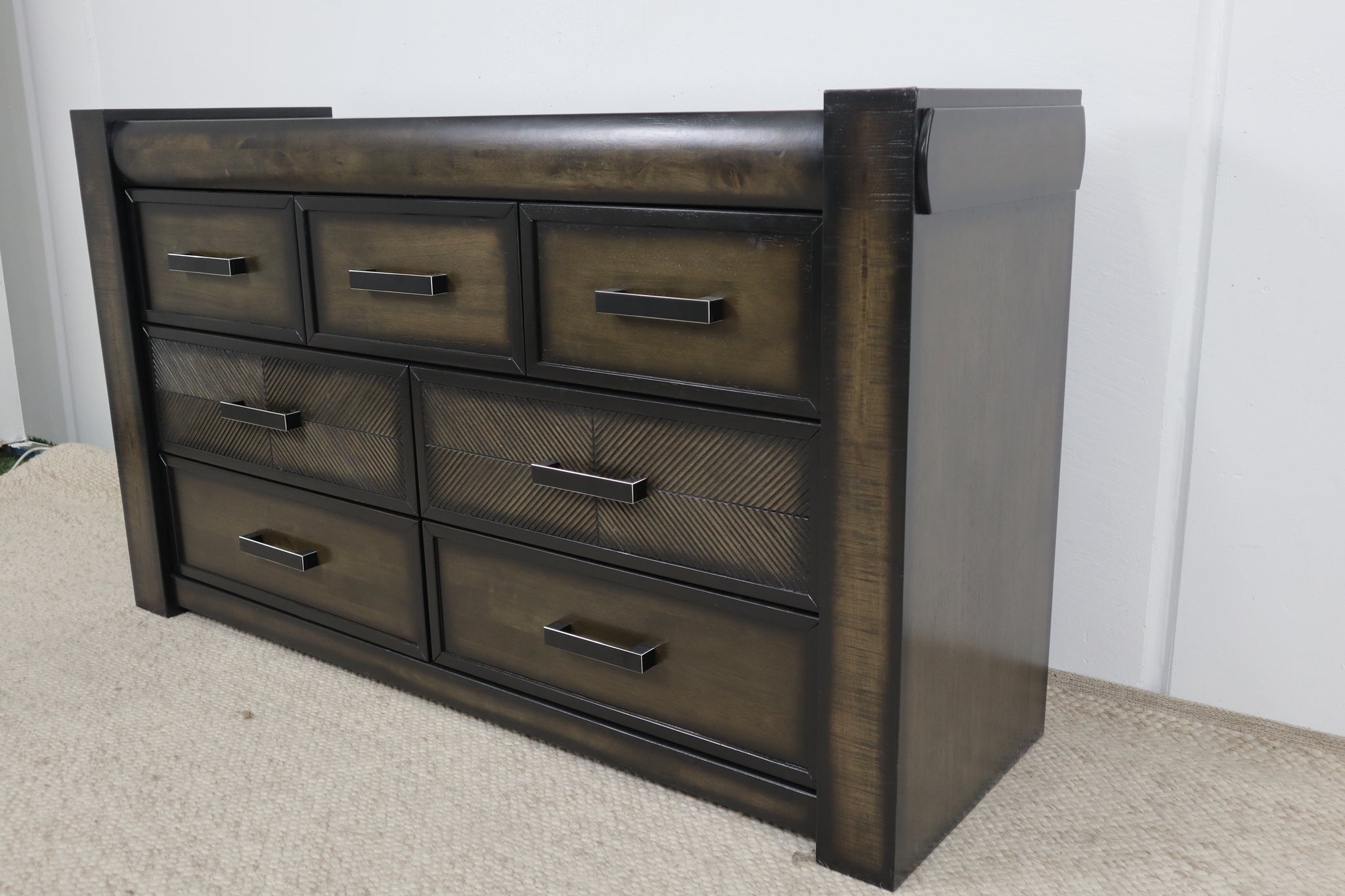 XAVIER DRESSER